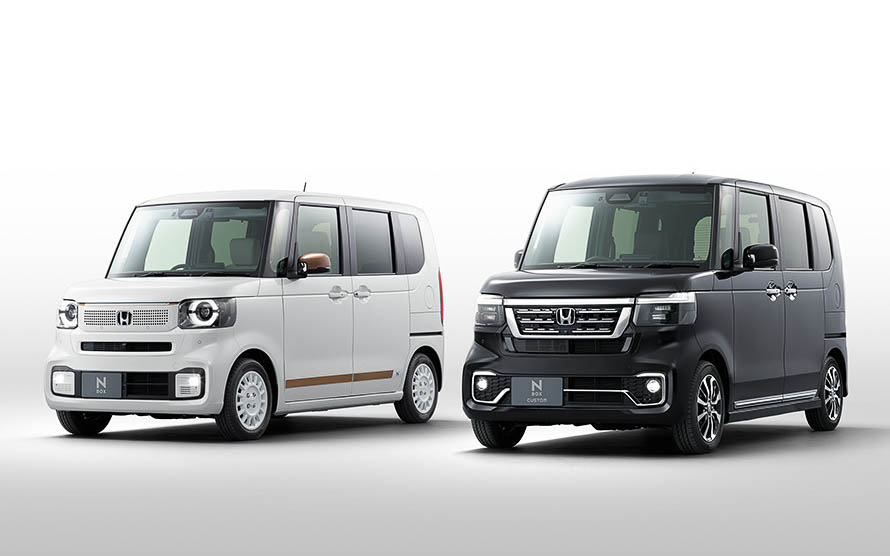 ホンダアクセスの純正アクセサリーを装着した新型「N-BOX」