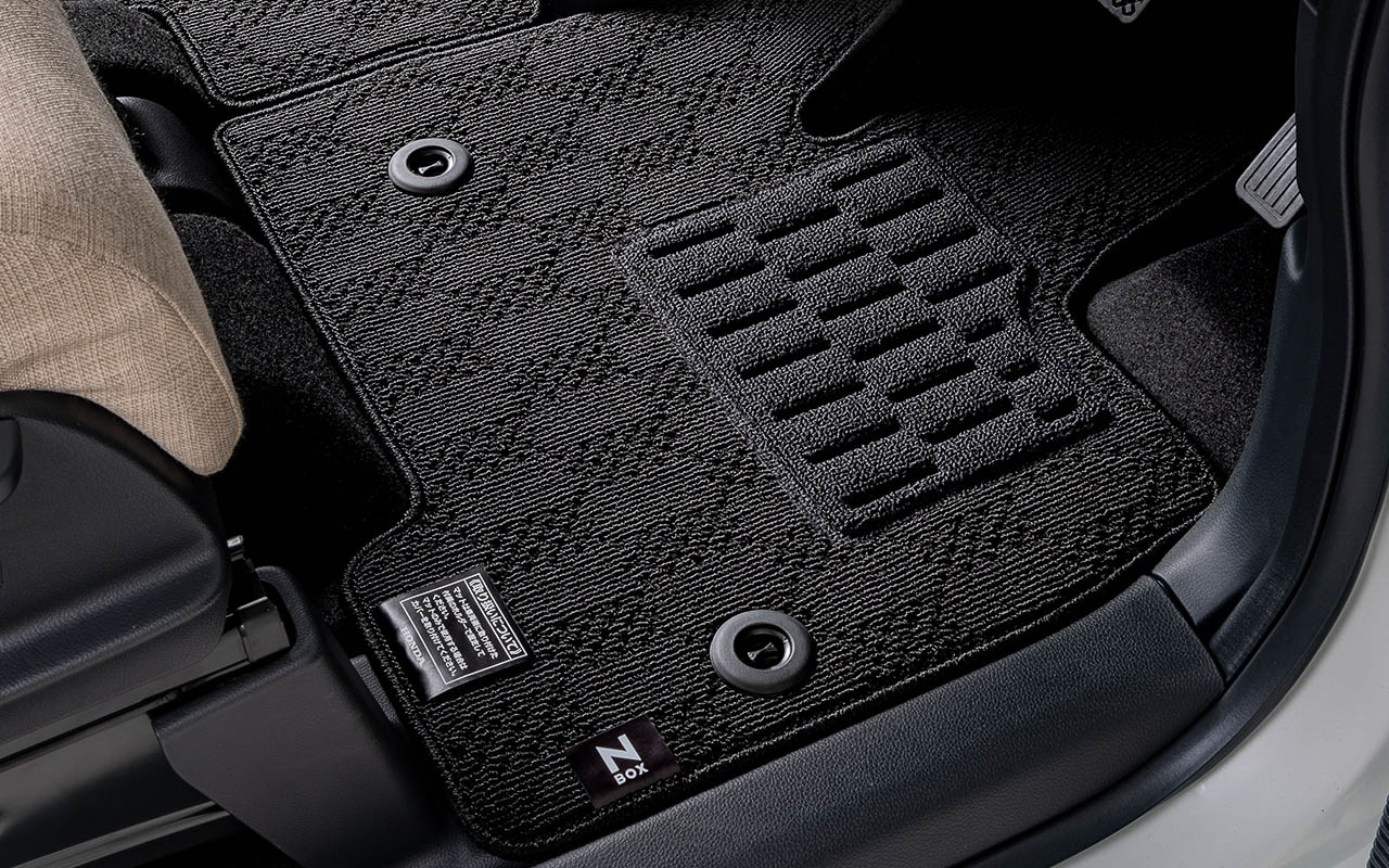 フロアカーペット フローリングタイプ（フロント/リアセット：2万8600円）