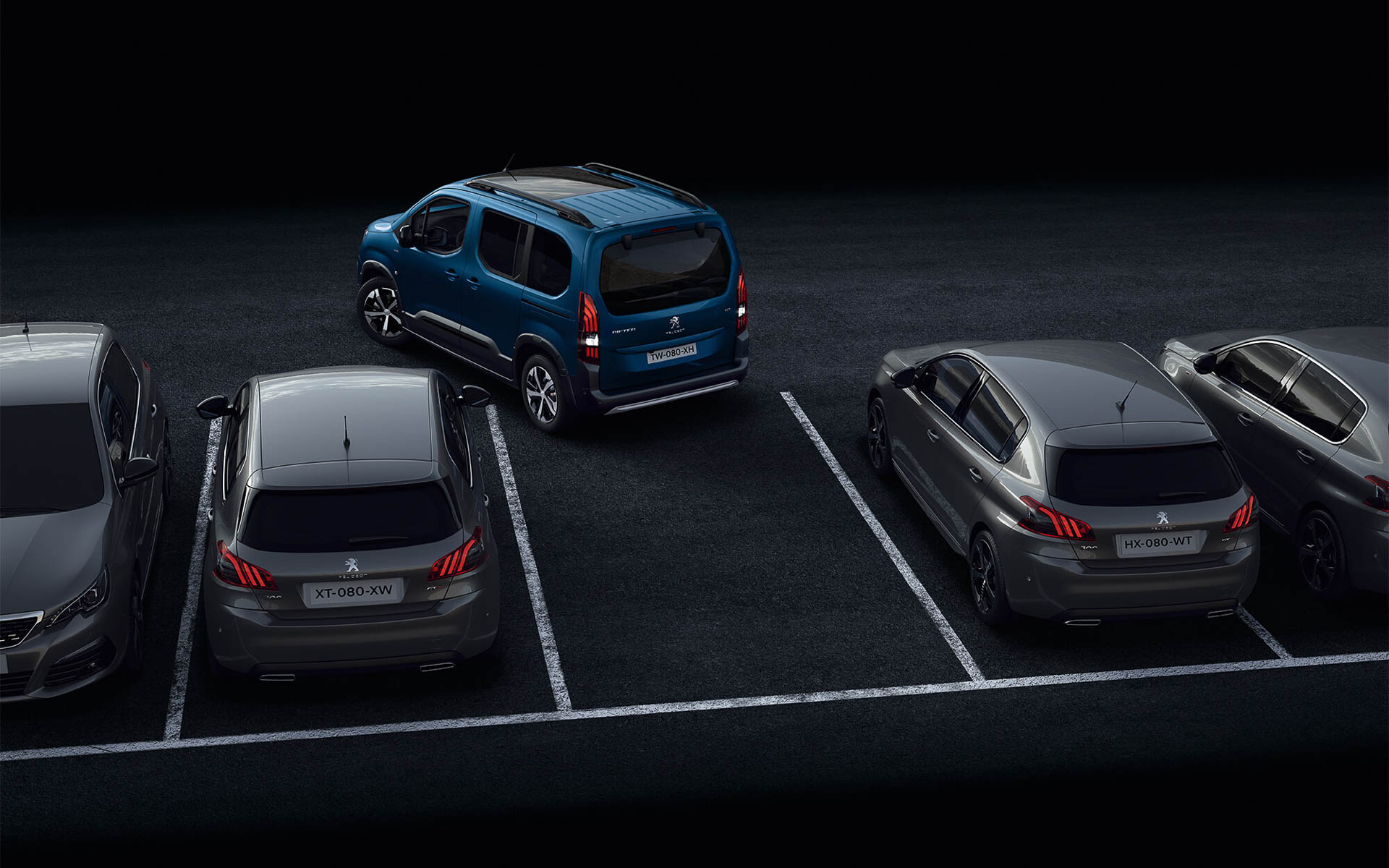 駐車時のハンドル操作をサポートするパークアシストをリフターとして初搭載