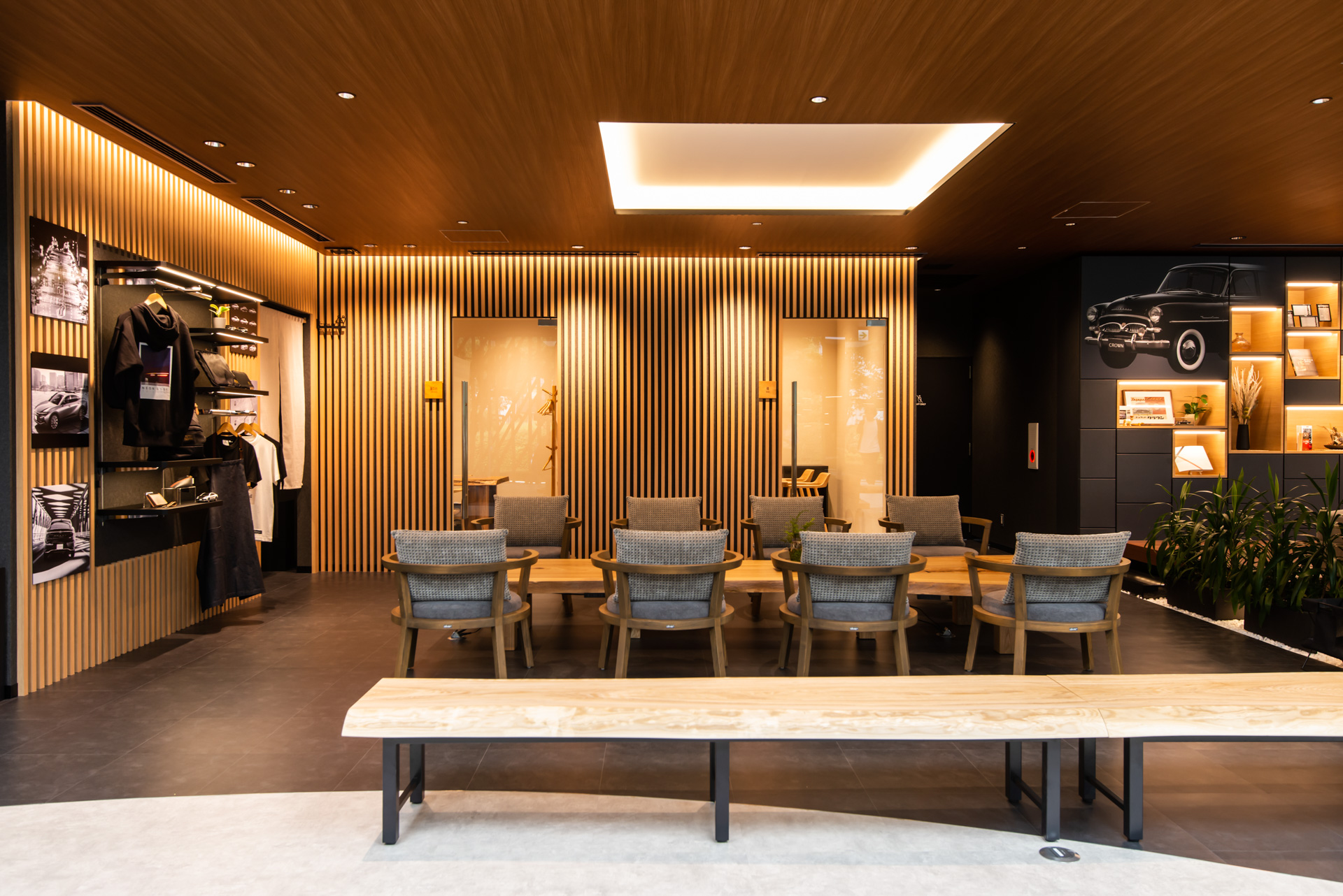 クラウン専門店「THE CROWN」