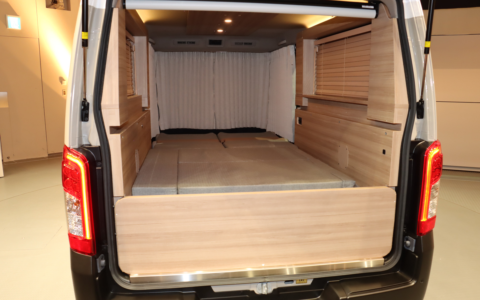 キャラバン MYROOMの車内