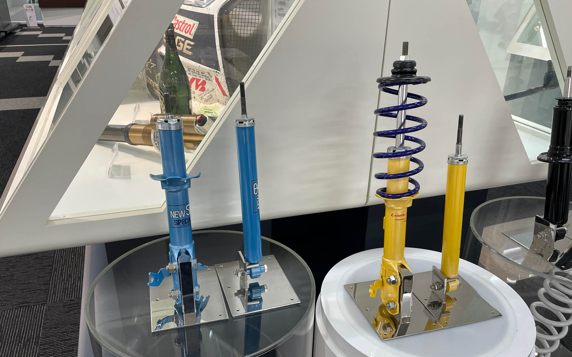 汎用ショックアブソーバー。その昔、減衰力設定に協力させてもらいました