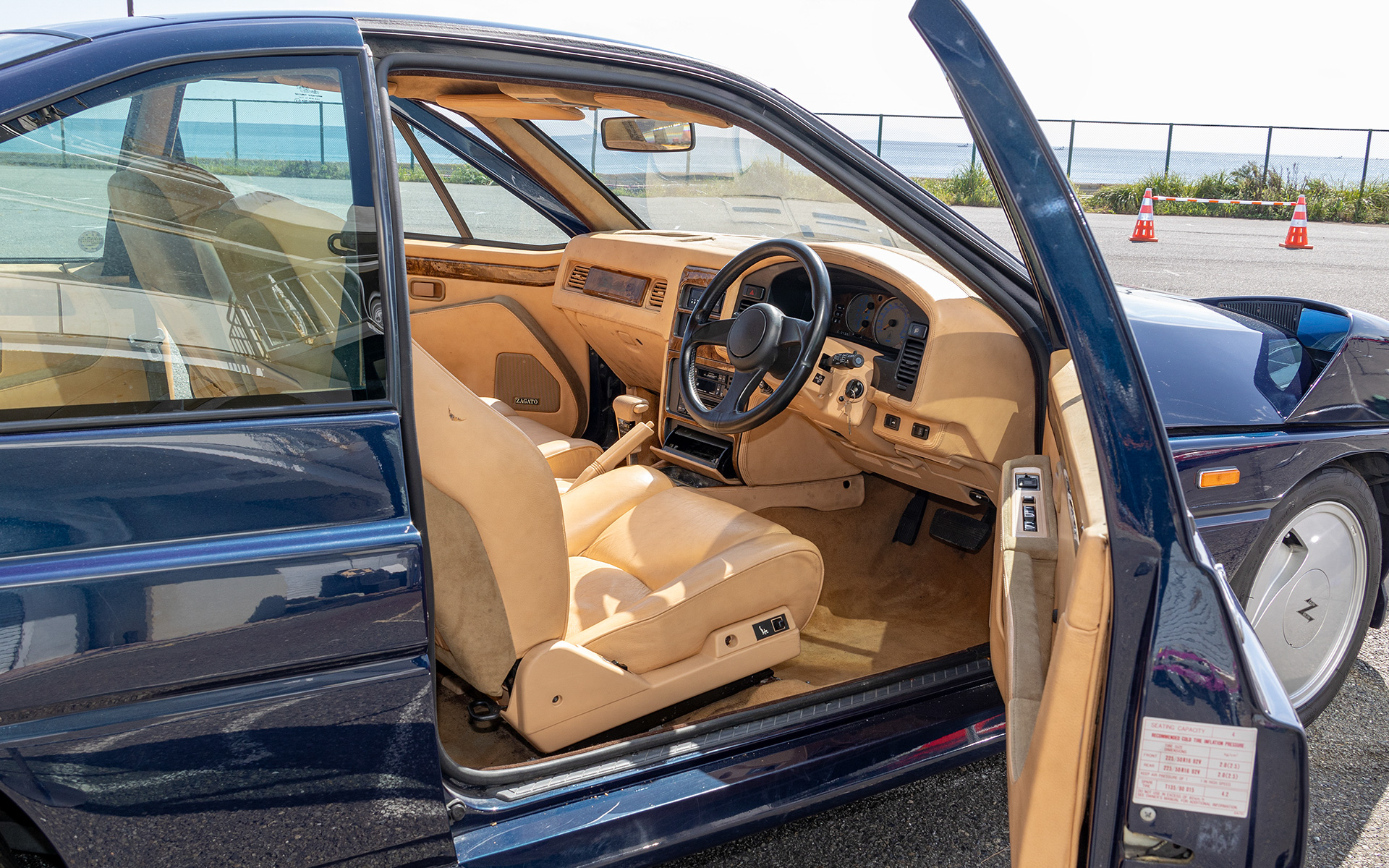 海水に水没したとは思えないくらいきれいなインテリア