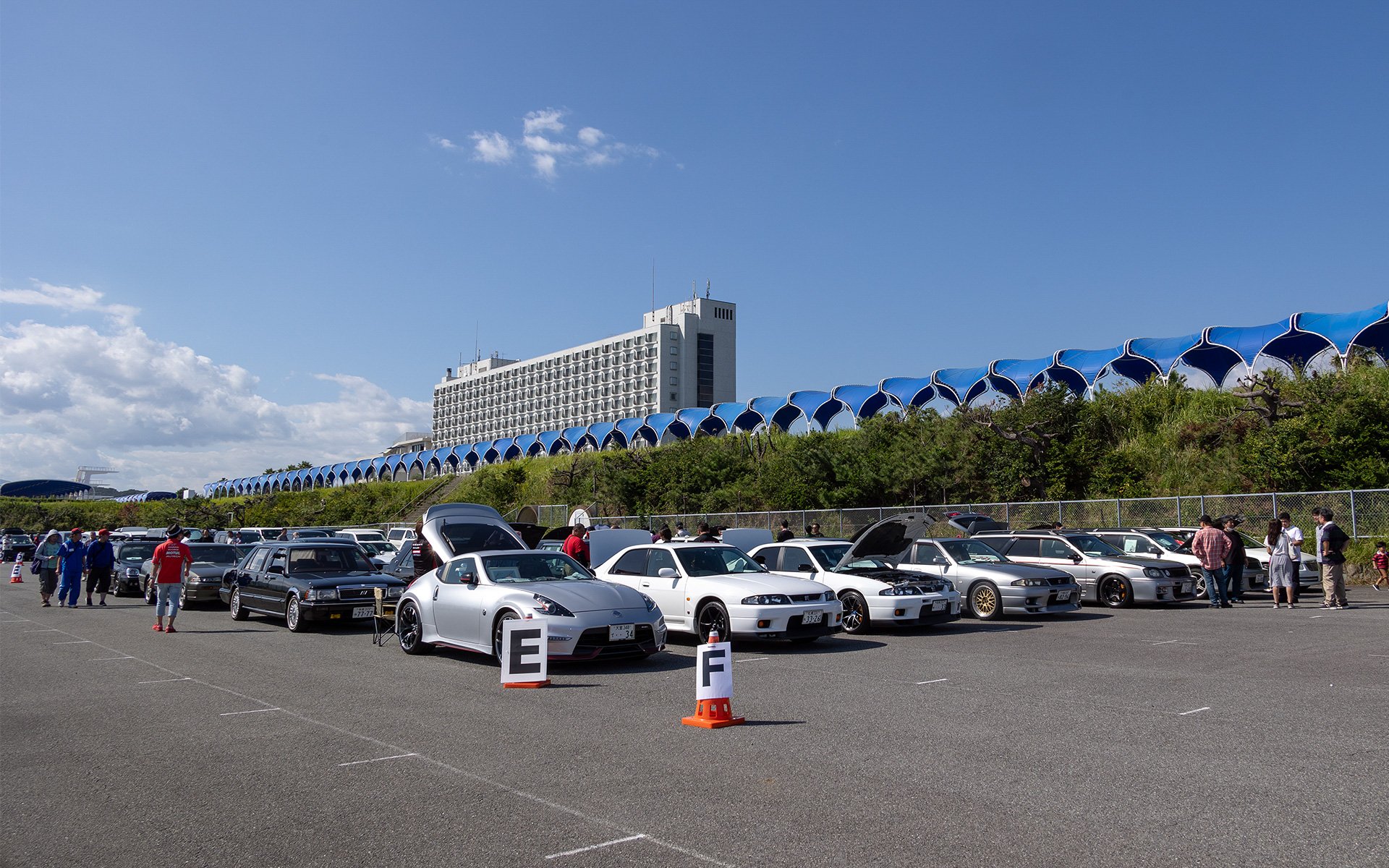 FR車のエリア。Zやスカイライン、特装車である霊柩車もいた