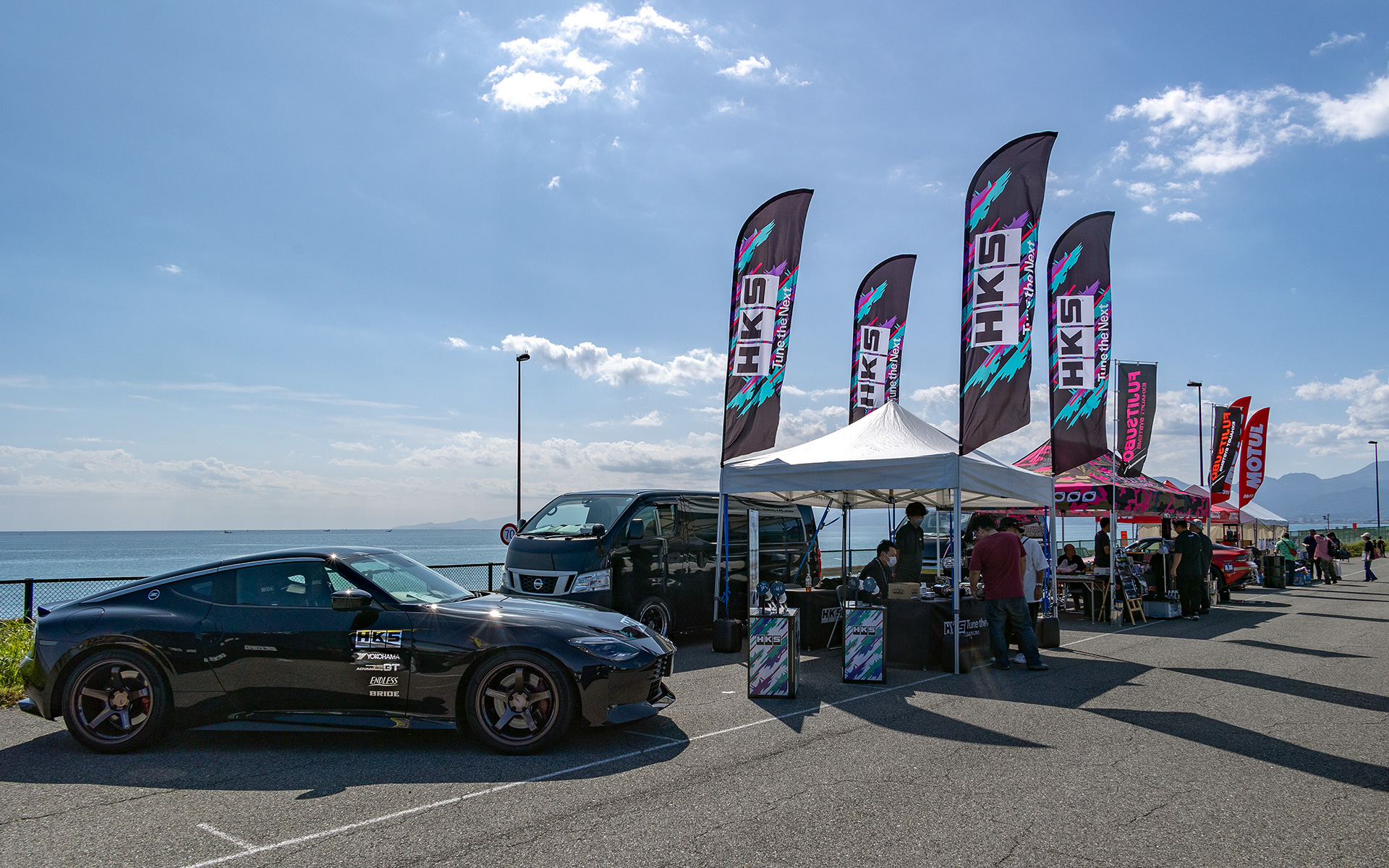 協賛メーカーブースとキッチンカーも並んだ