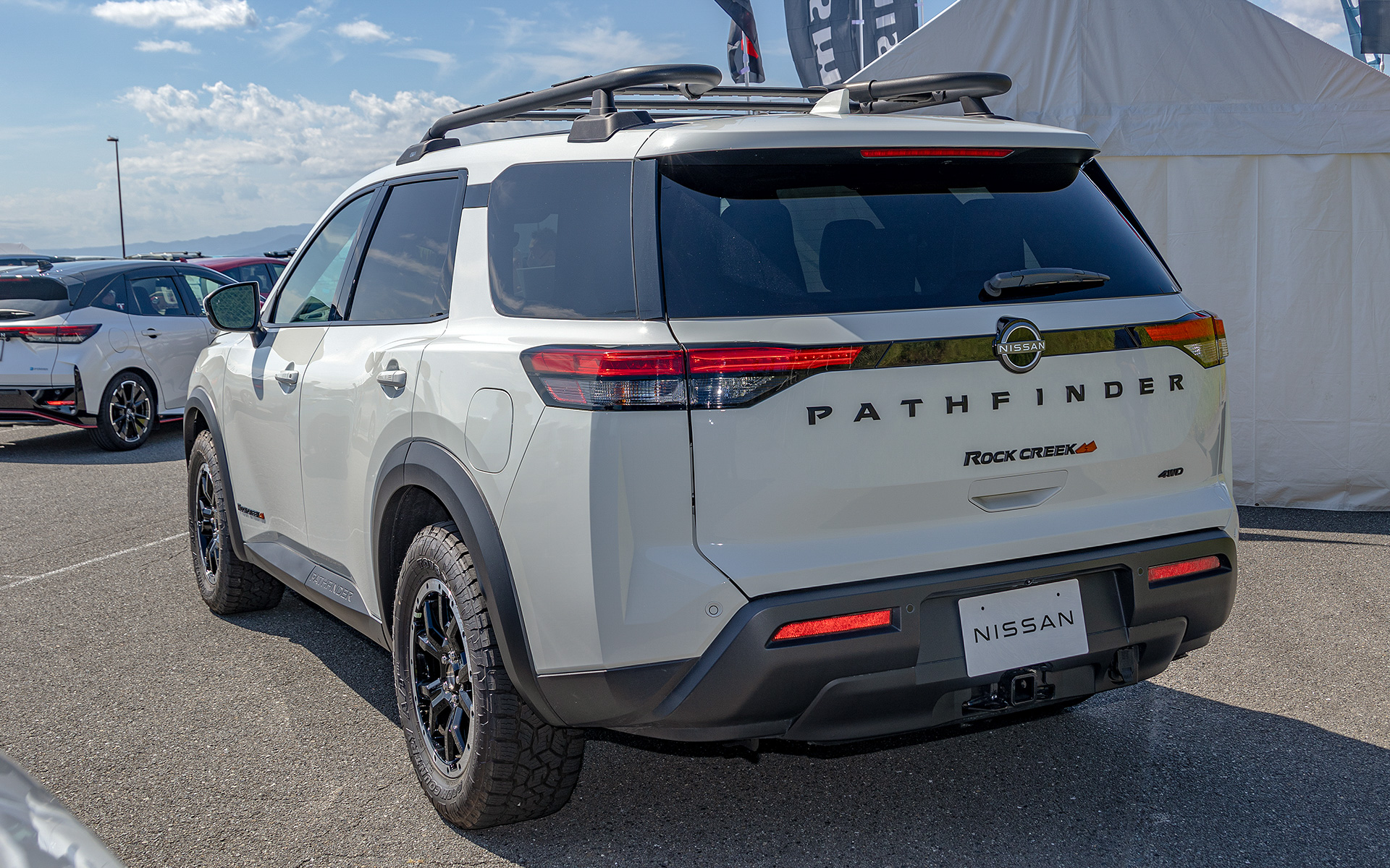 排気量が3.5リッターとのこと。スケール的に日本で発売したら人気が出そうなモデル