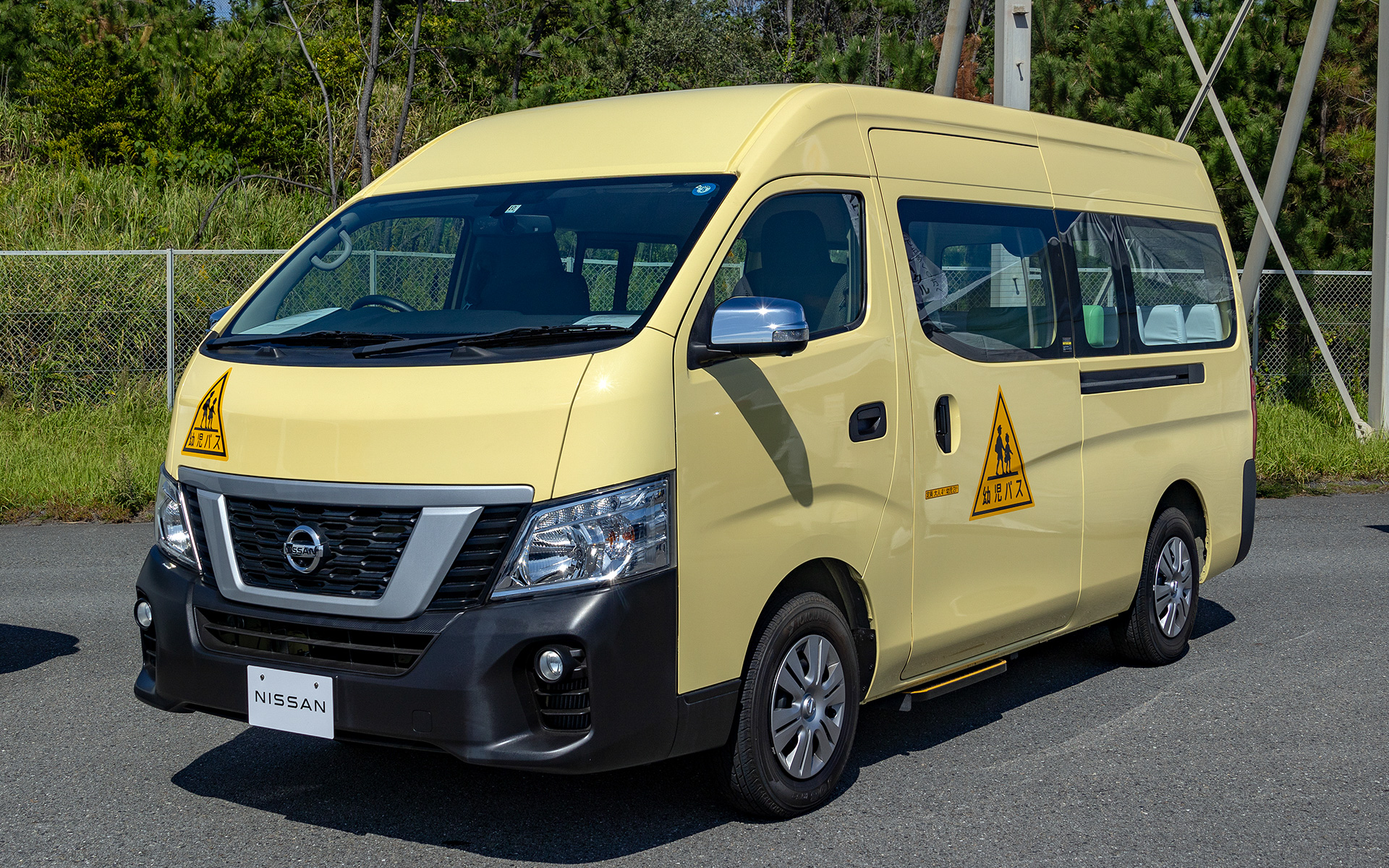 キャラバン 幼稚園送迎車