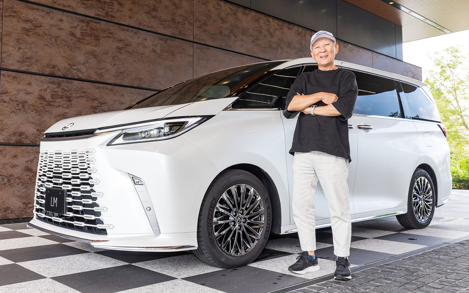 レクサスのミニバン「LM」に試乗