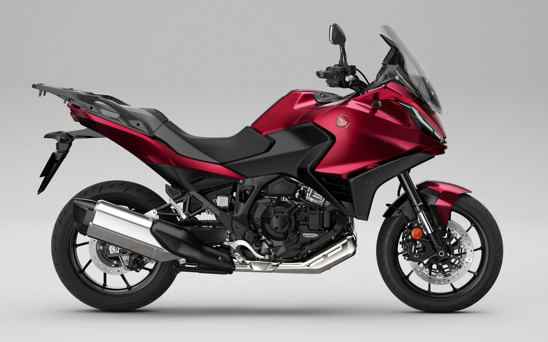 新色の「キャンディークロモスフィアレッド」