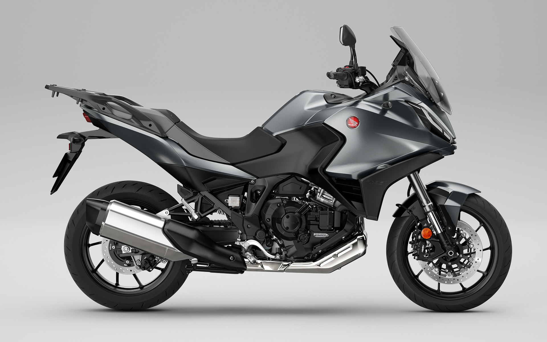 既存色の「マットイリジウムグレーメタリック」