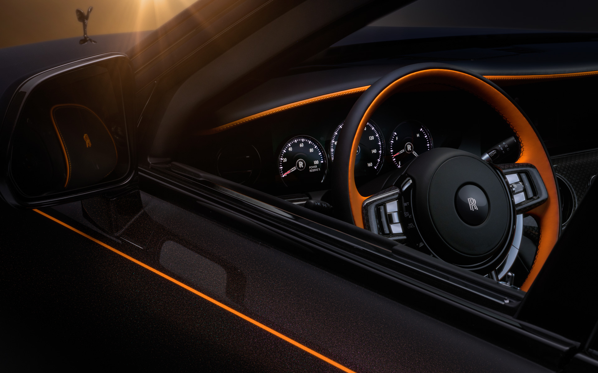 太陽光のパルスを思わせるマンダリンカラーを各所に採用