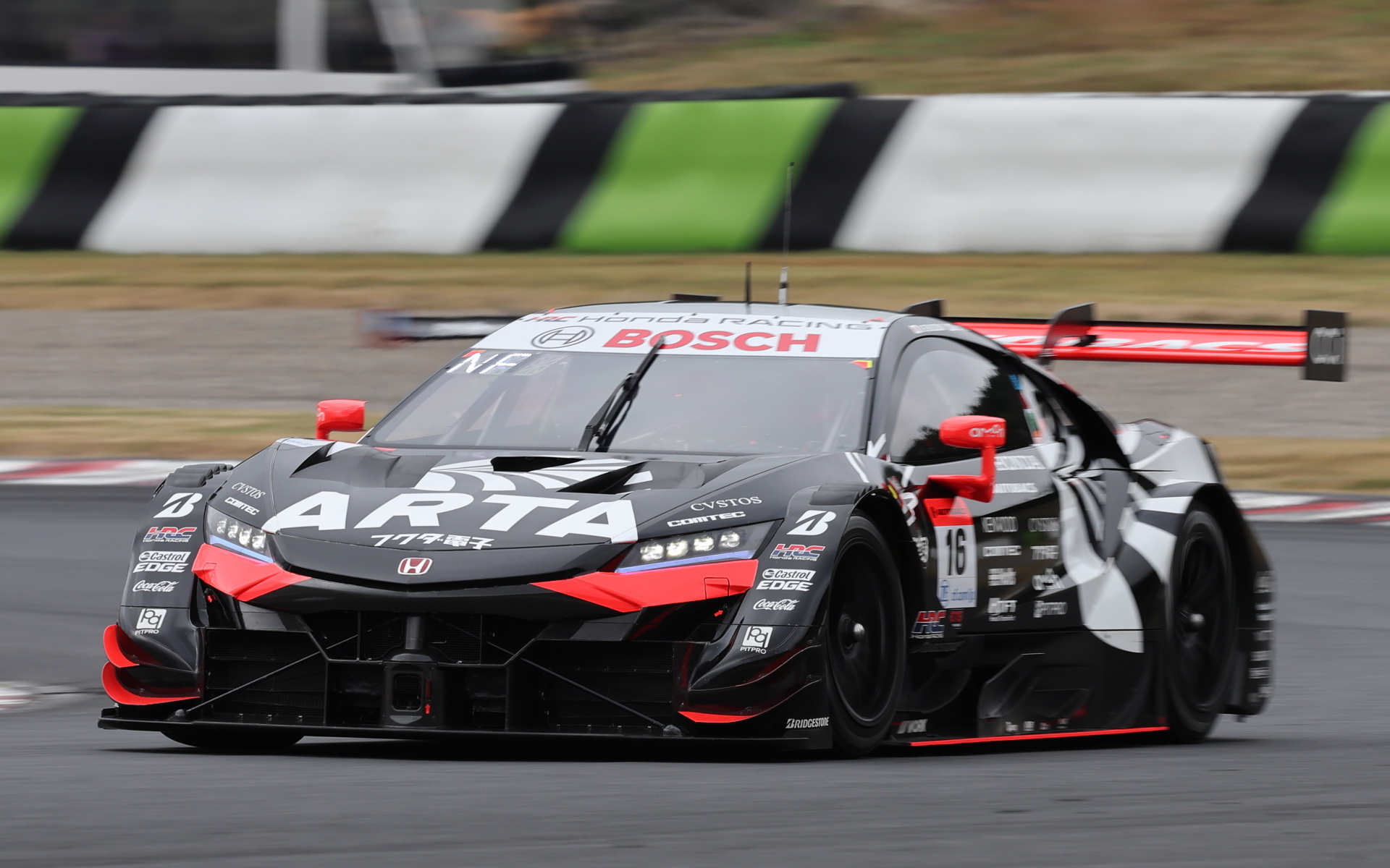 GT500のポールポジションを獲得した16号車 ARTA MUGEN NSX-GT（福住仁嶺/大津弘樹、BS）