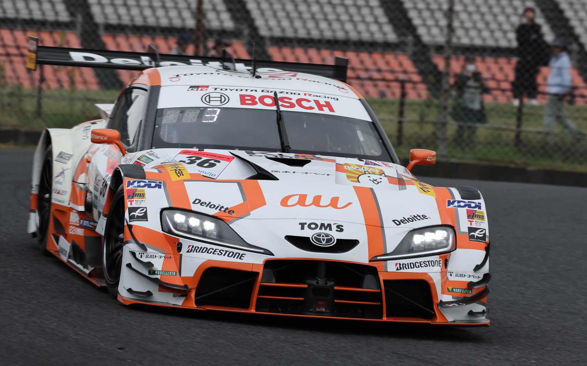 予選12位から優勝した36号車 au TOM'S GR Supra（坪井翔/宮田莉朋）