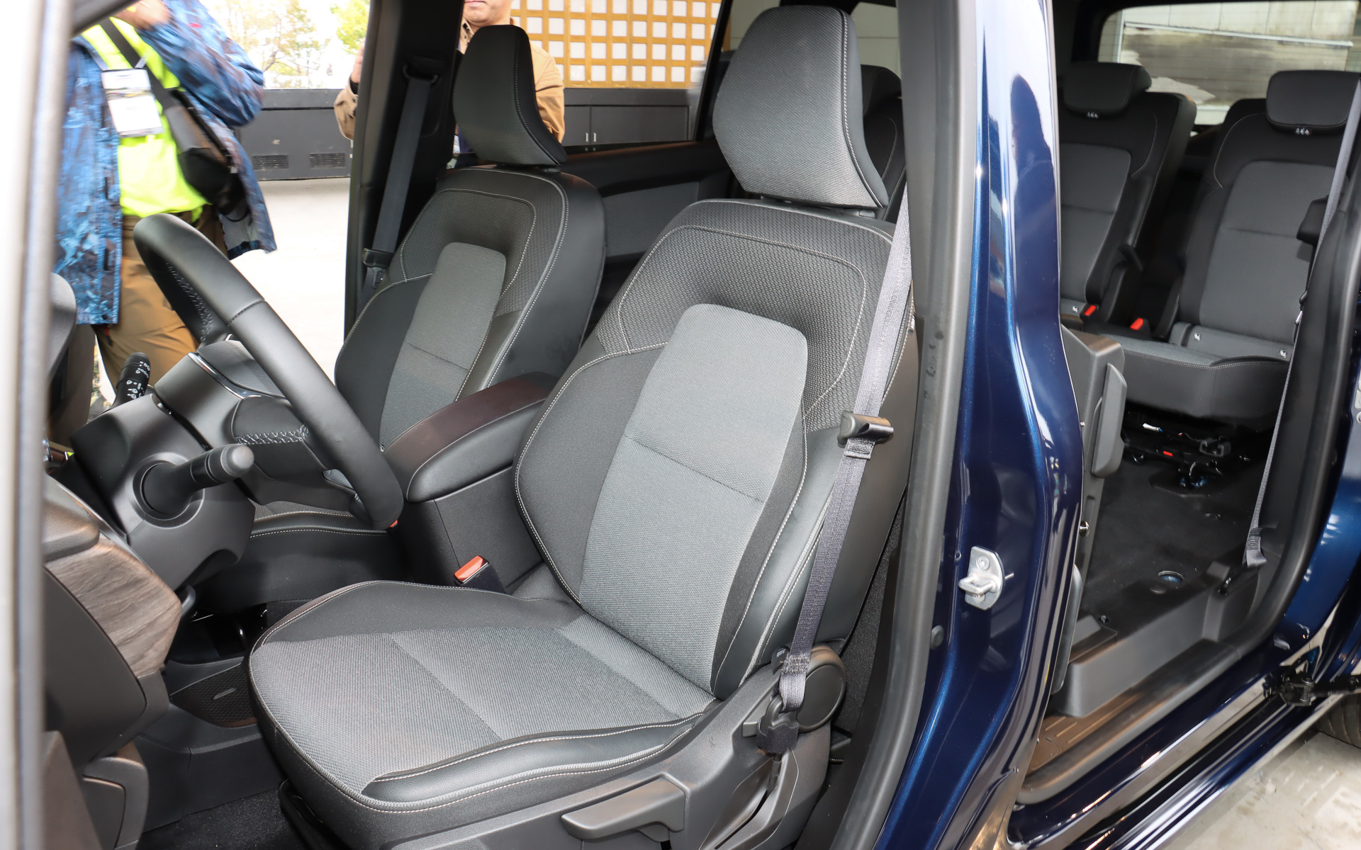 シートは7席すべてが独立したタイプとなり、2列目シートと3列目シートは個別にスライドやタンブル、脱着が可能となっている