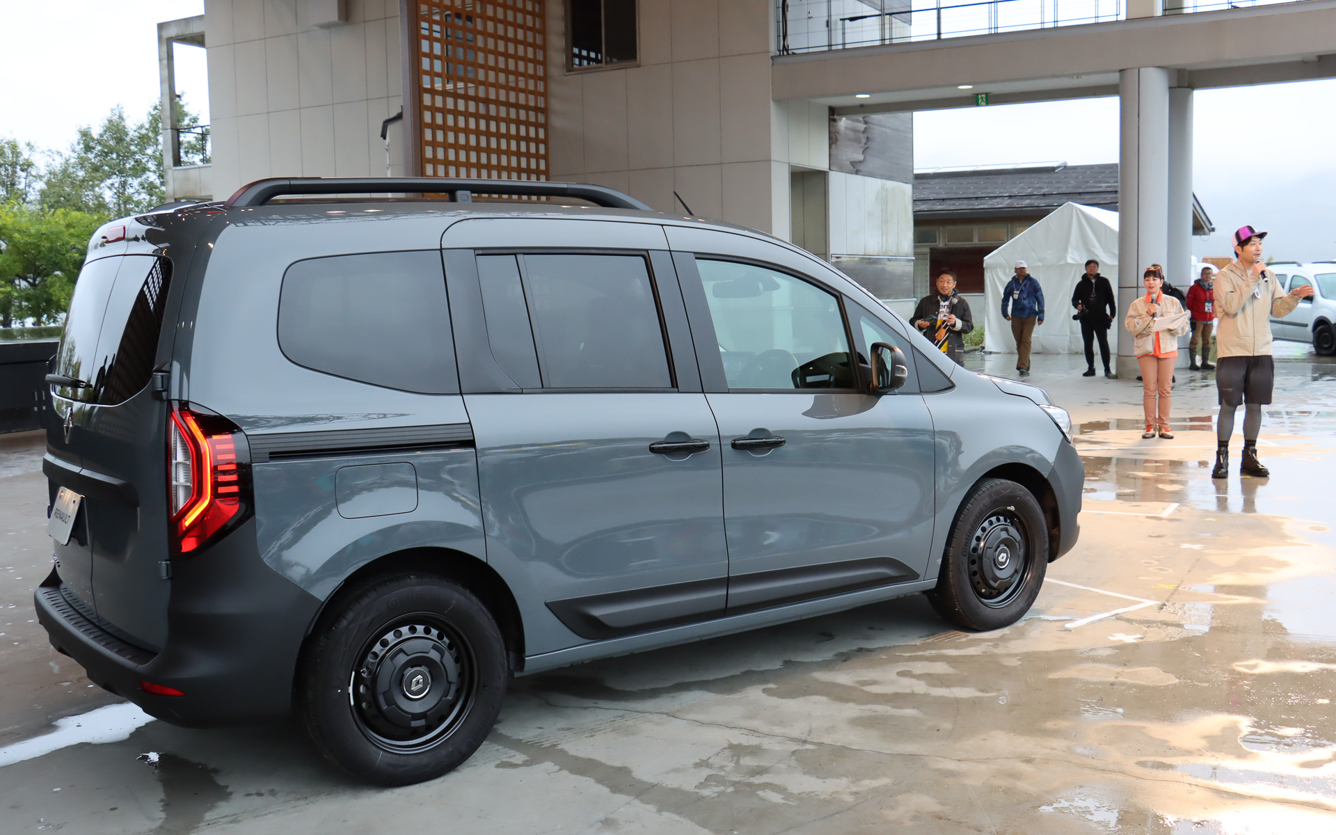 カングー ヴァリエテのサプライズ登場シーン