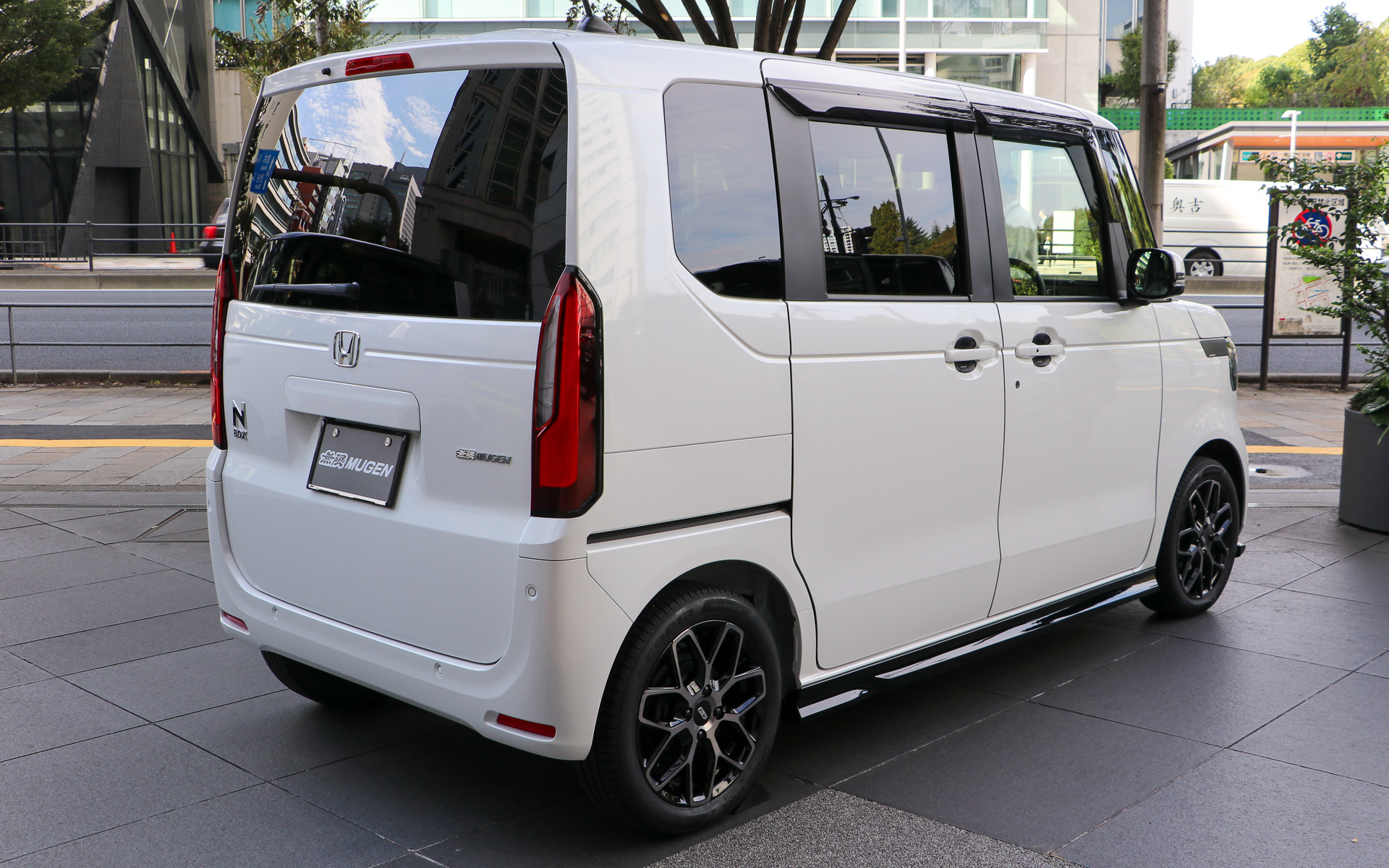 N-BOXのリア用エアロは未設定