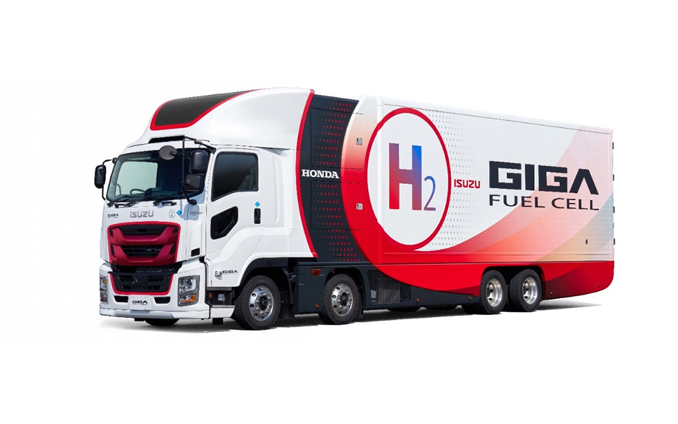 いすゞ・ホンダ共同研究車両「GIGA FUEL CELL」