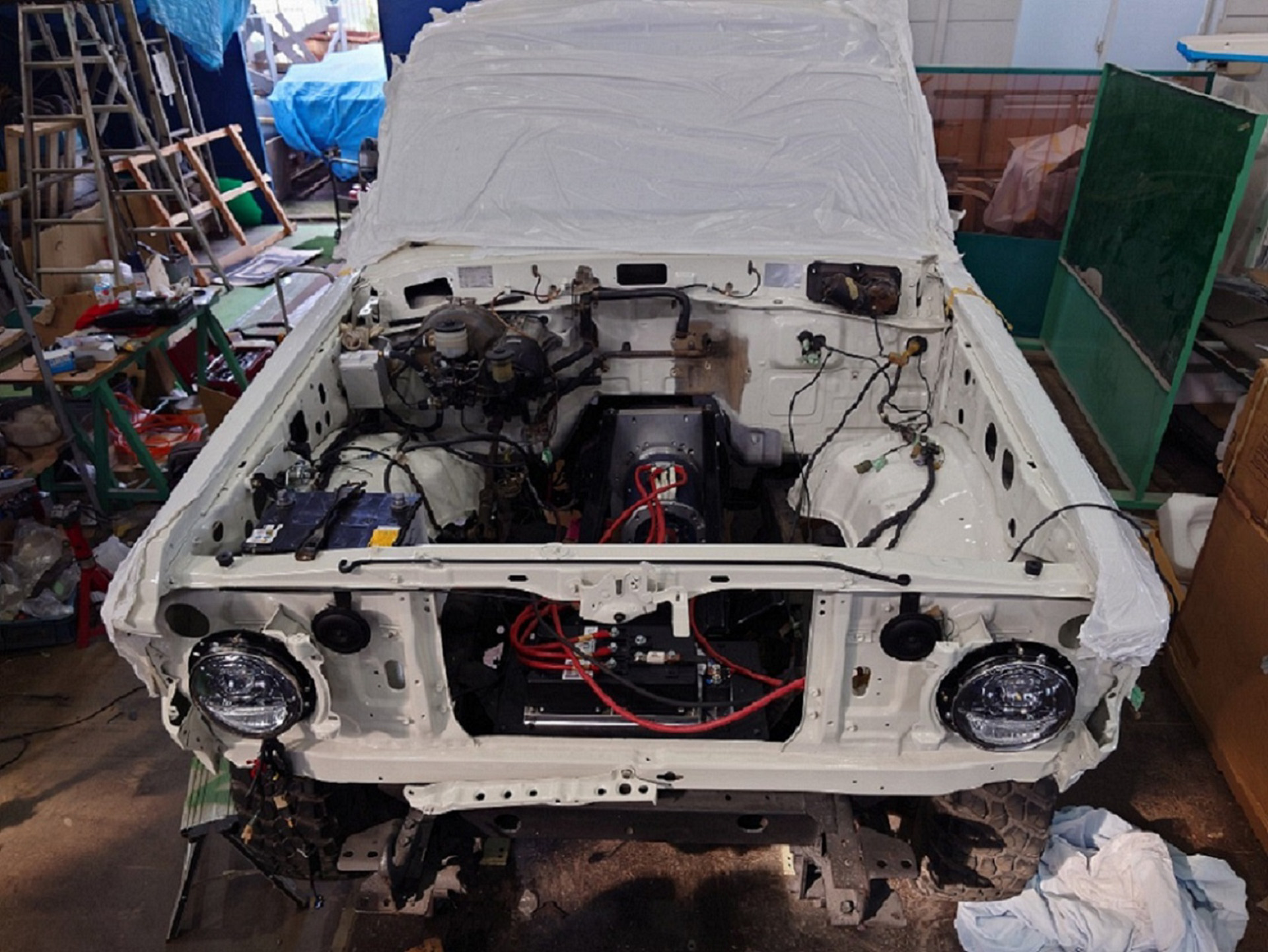 エンジンを降ろしEV化