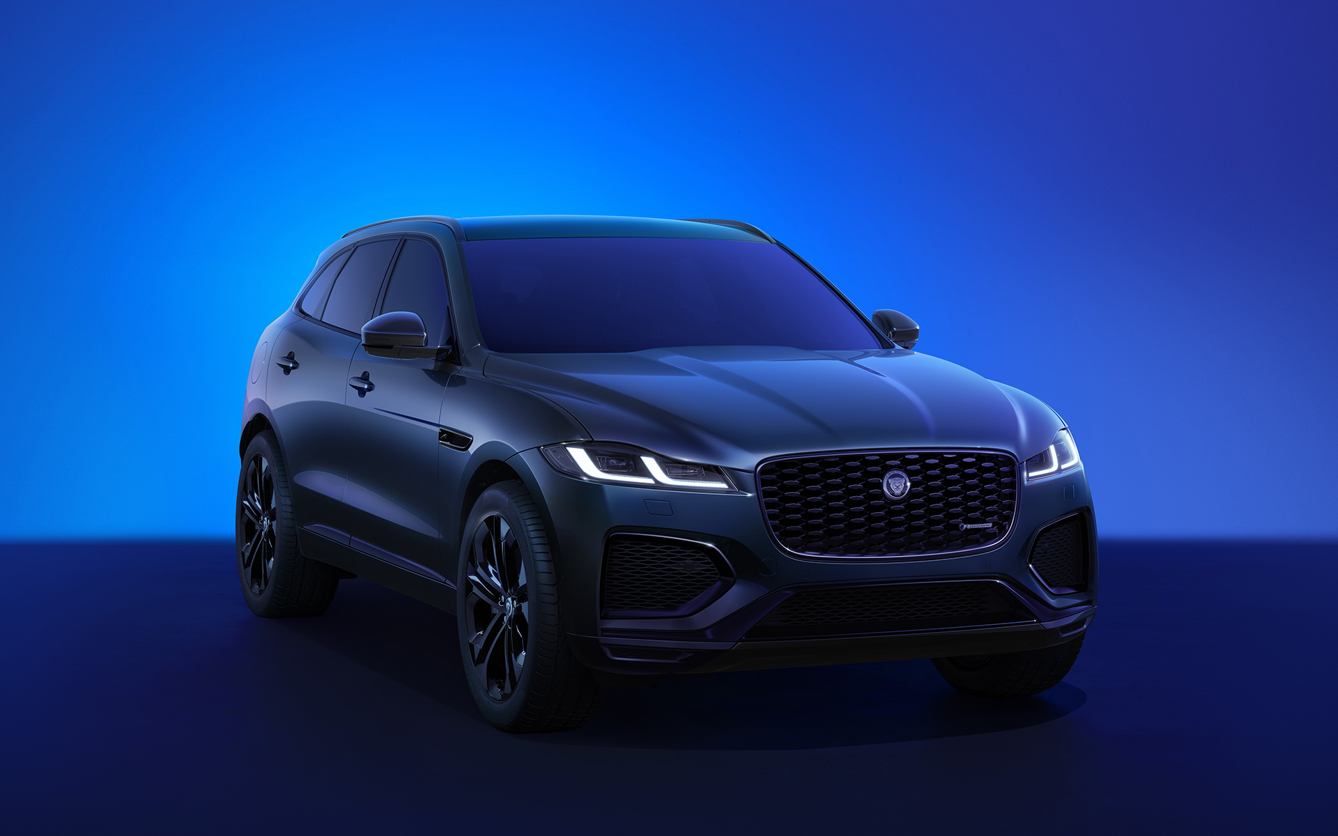 F-PACE R-DYNAMIC CURATED FOR JAPAN