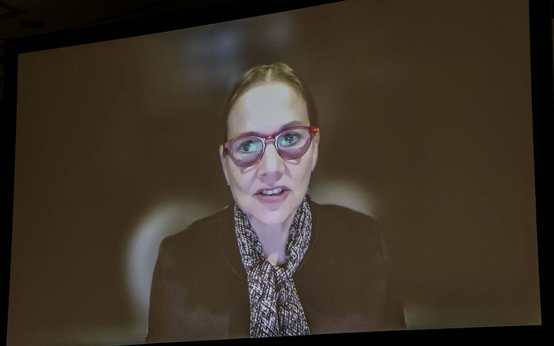 オンラインで参加したGM会長 兼 CEOのメアリー・バーラ氏