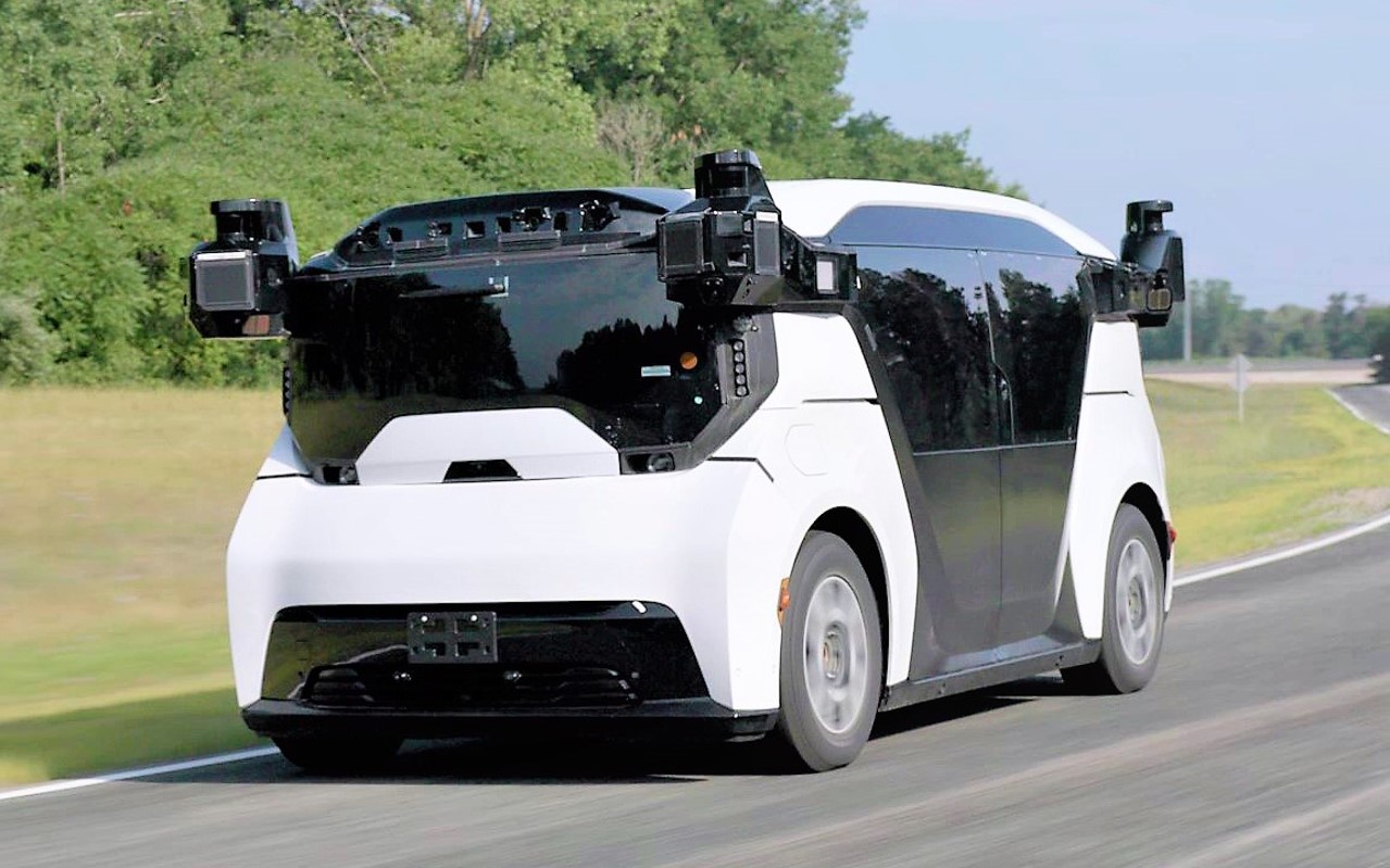 アメリカのテストコースを試走行する「クルーズ・オリジン」の日本仕様量産モデル試作車