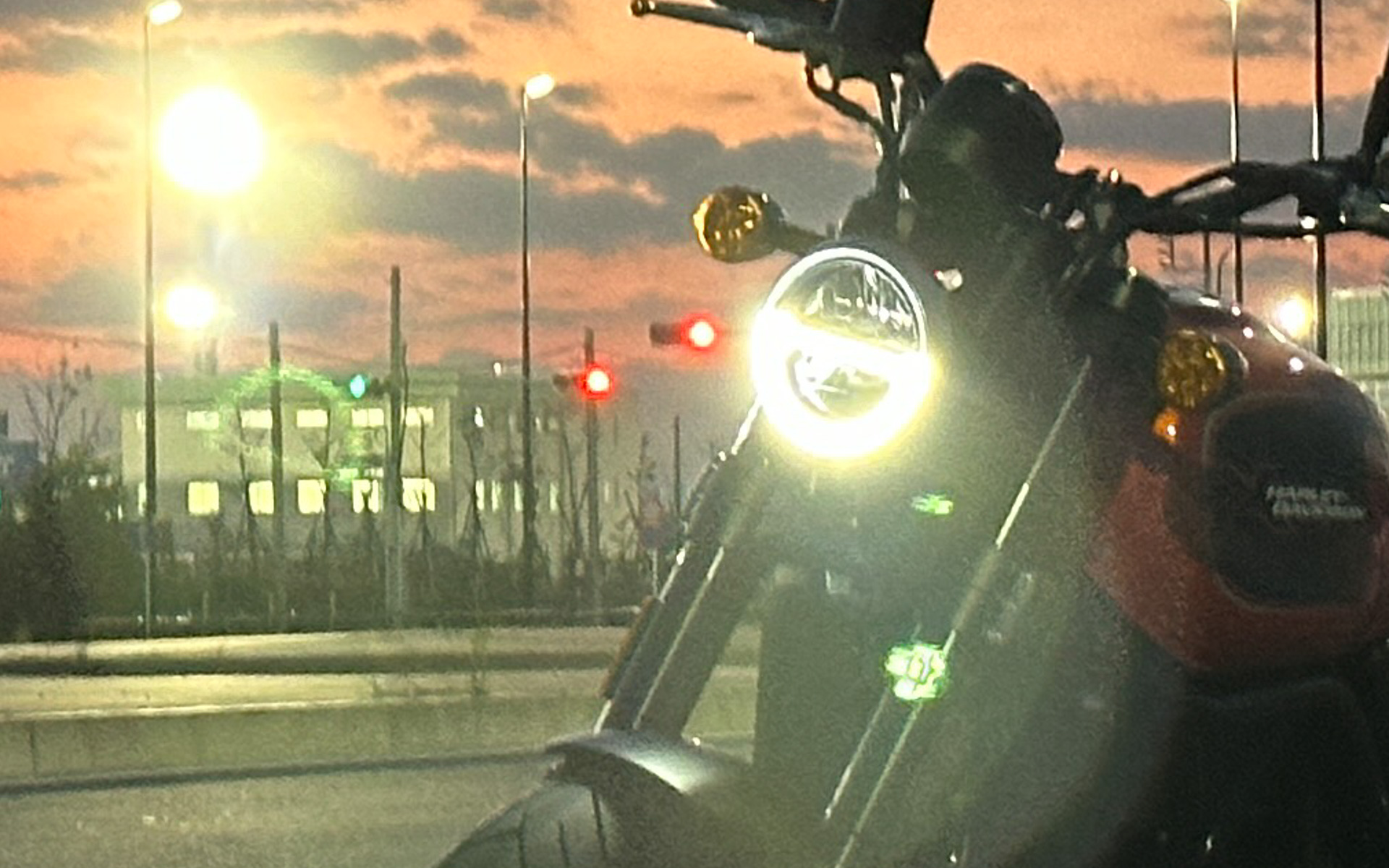 今週は本日発表されたハーレーダビッドソンの新モデル試乗会に参加しました。ツーリングには最高の季節になりましたね