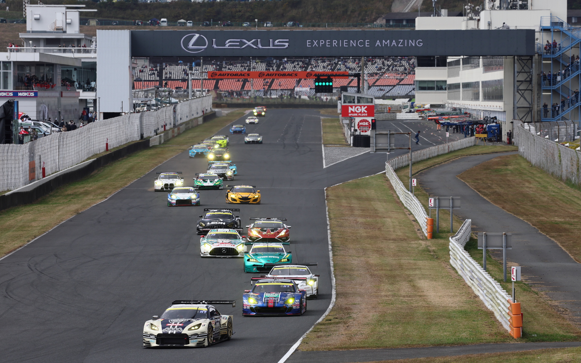 10月14日～15日にオートポリスでSUPER GTの第7戦が行なわれた