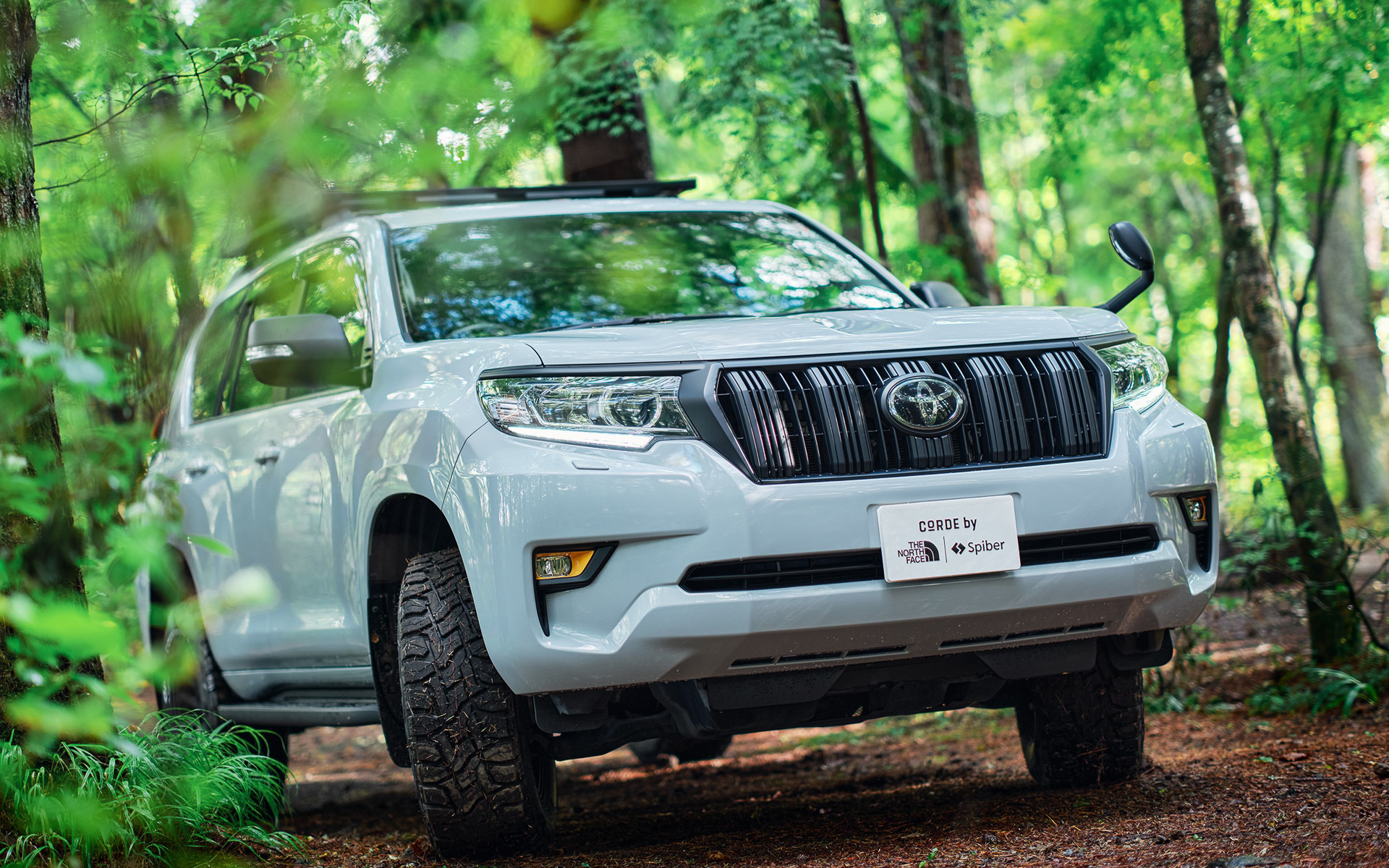 コーデバイがジャパンモビリティショーに2023に出展すると発表した、THE NORTH FACEらと共同製作した「ランドクルーザープラド ニュースケープ」