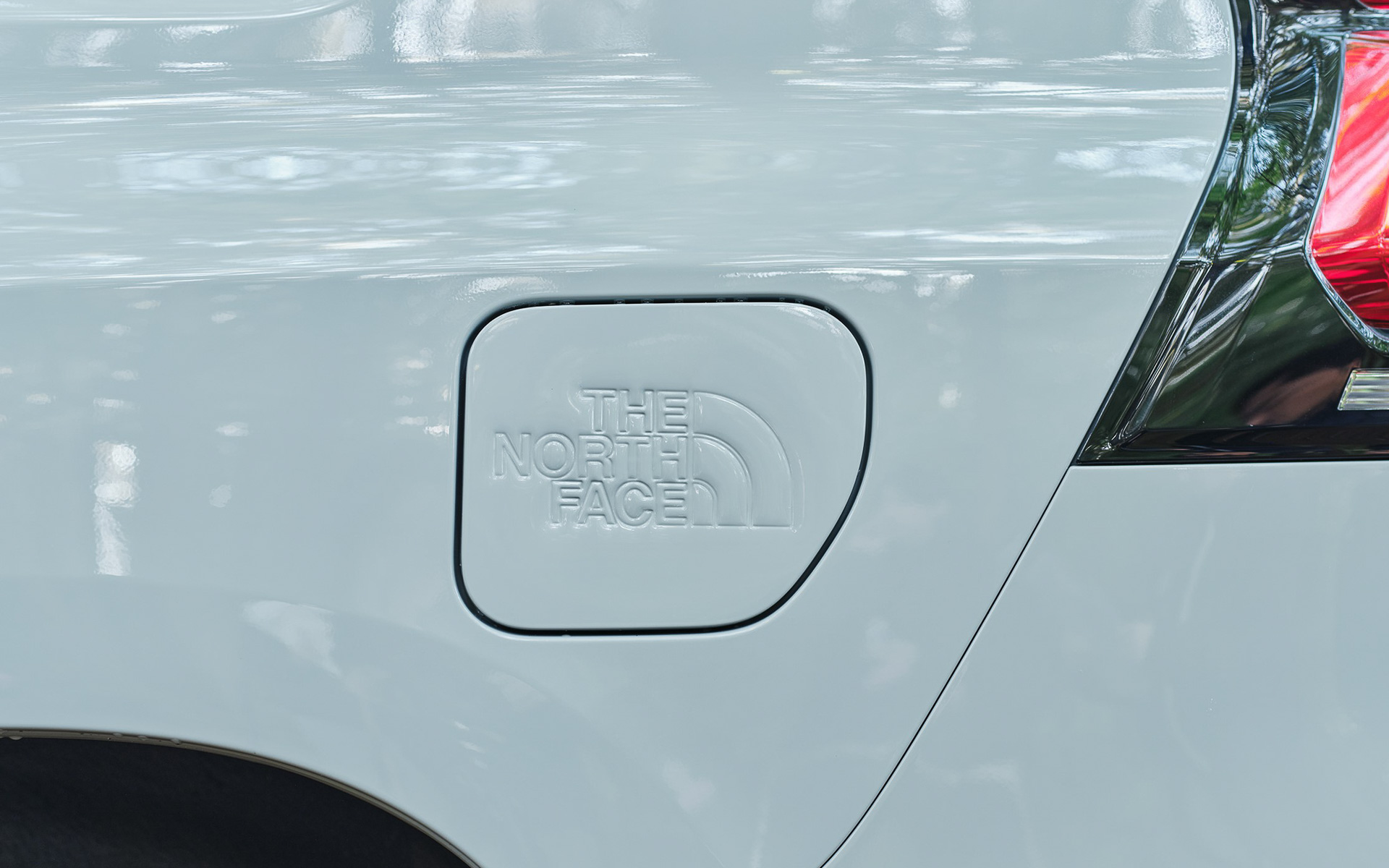 フューエルリッドにTHE NORTH FACEのロゴ