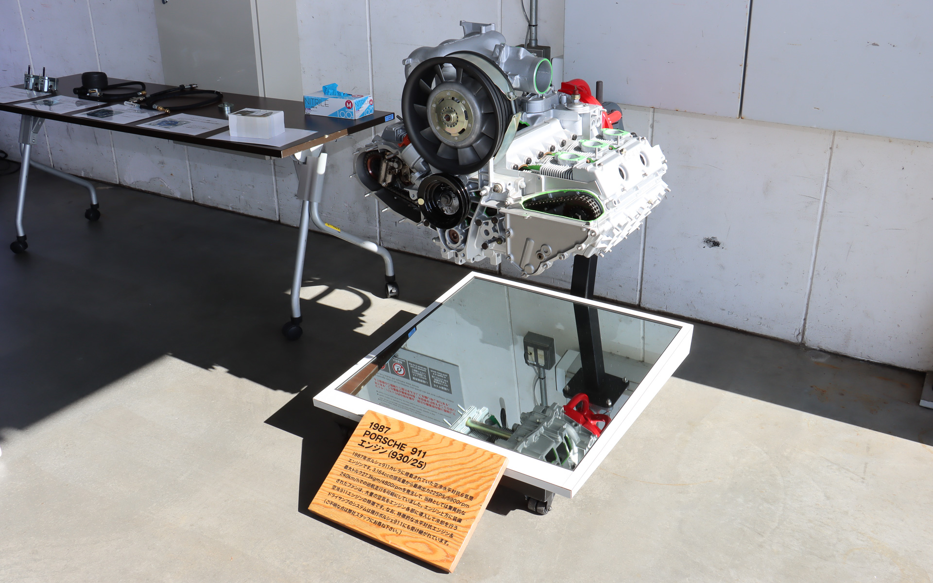 1987年式の911（930型）に搭載されていた3.2リッターの水平対向6気筒エンジン