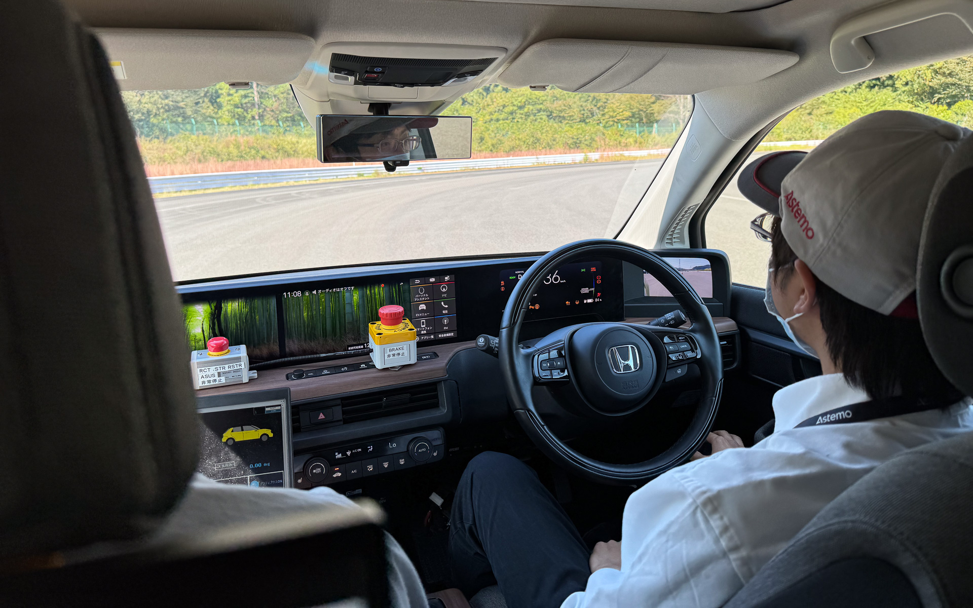 レベル4自動運転を想定しているため、ハンズオフで走行