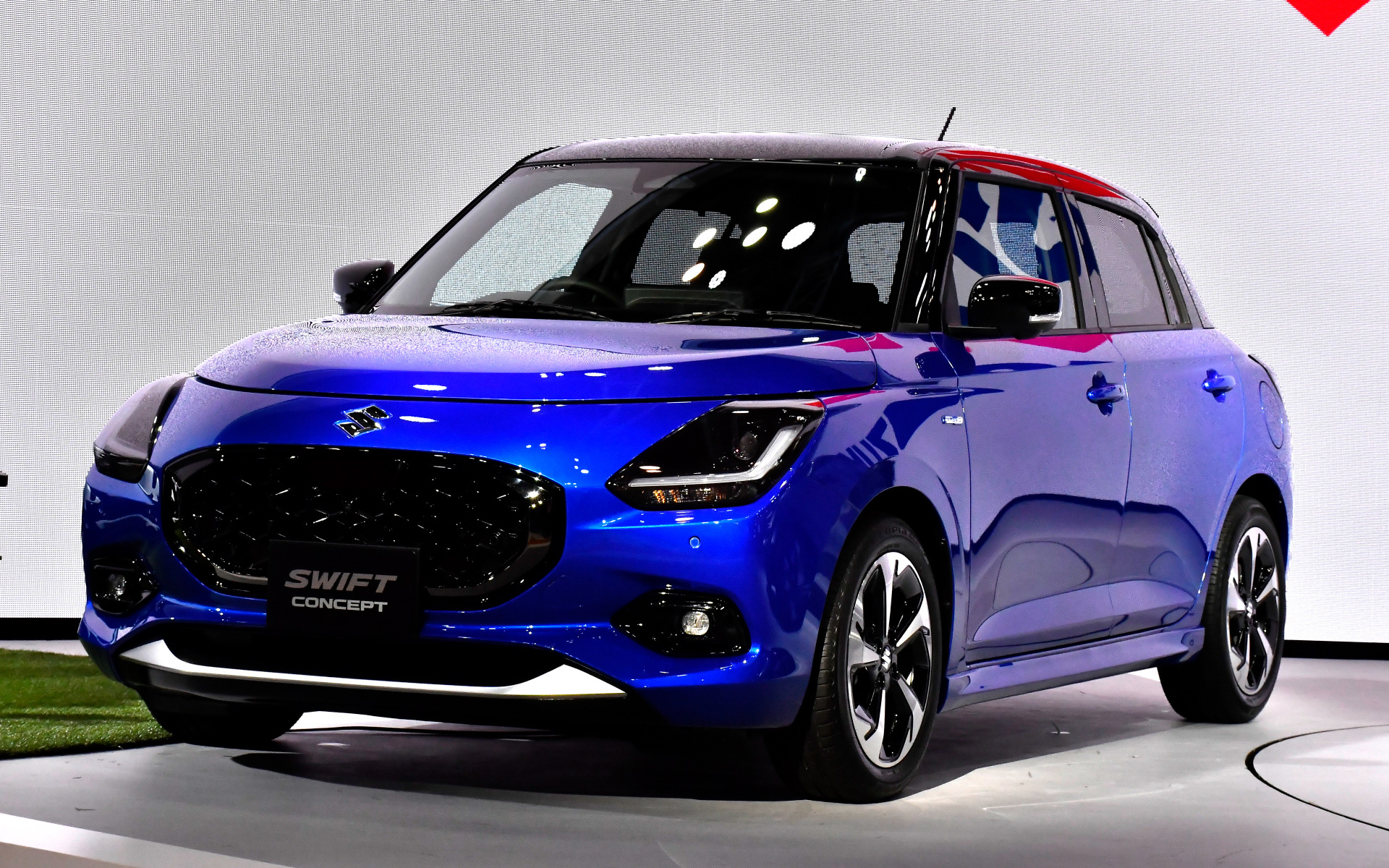 スズキの参考出品車「スイフト コンセプト」