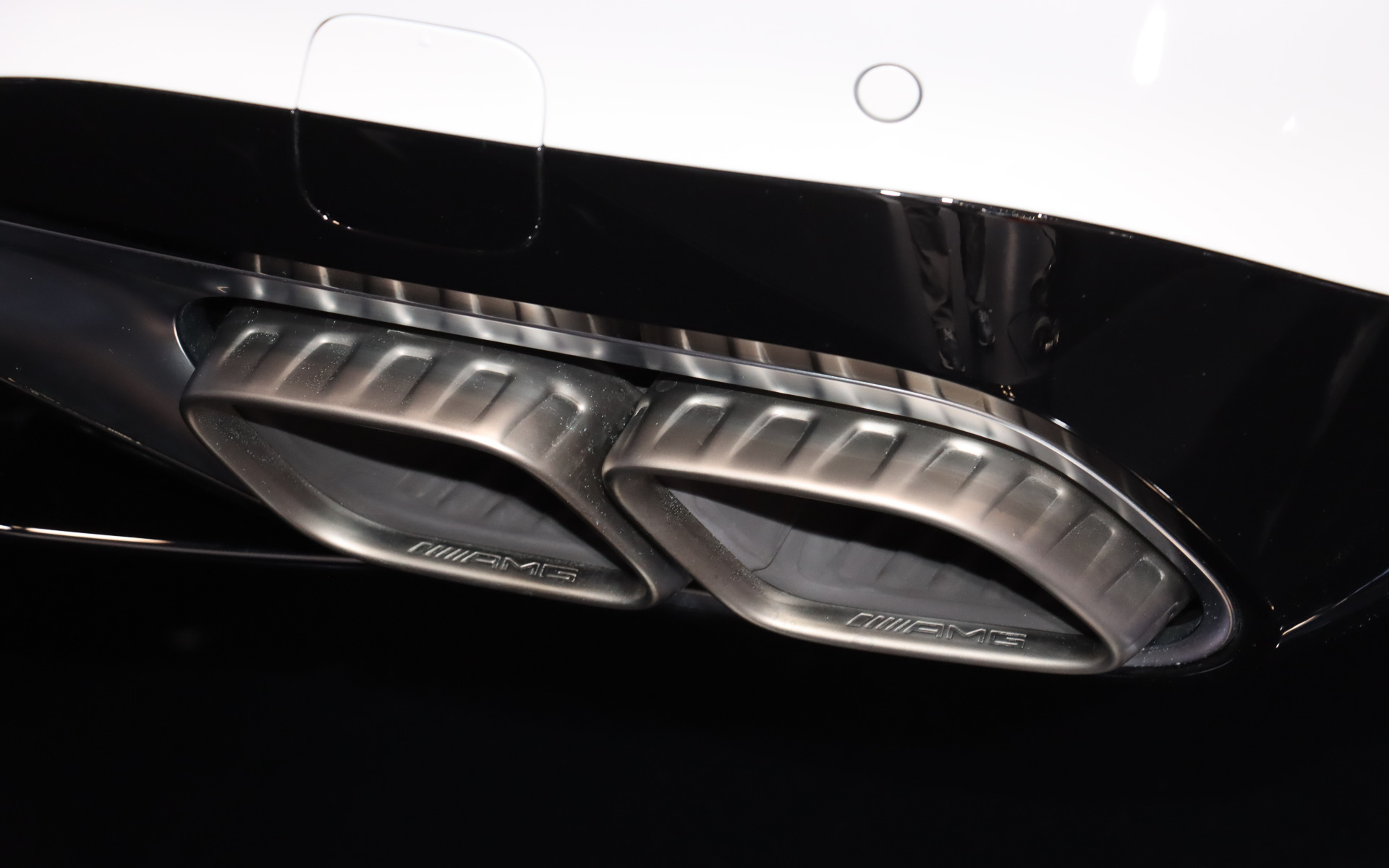 「メルセデスAMG C 63 S E PERFORMANCE」