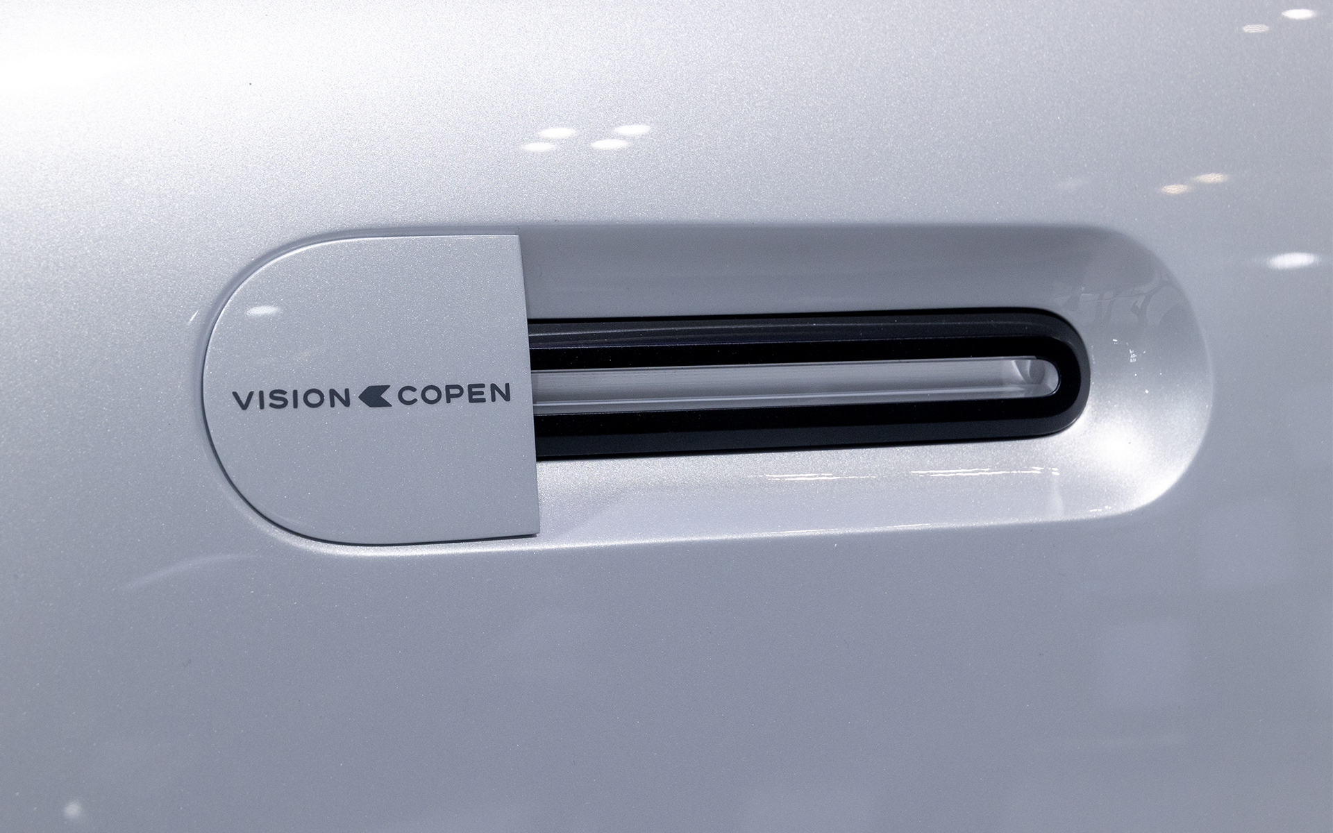 サイドマーカー部にVISION COPENのロゴが入る