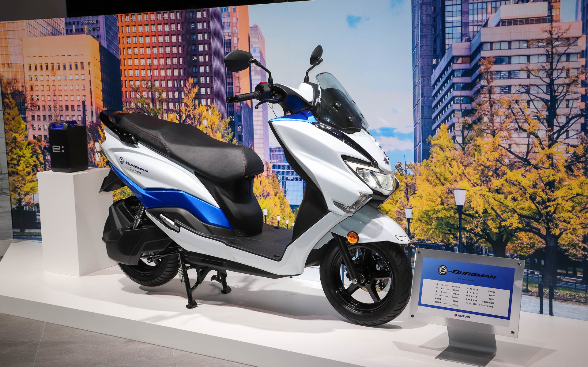 Gachacoが提供する交換式バッテリシェアリングサービスを利用した実証実験を行なっているe-BURGMAN