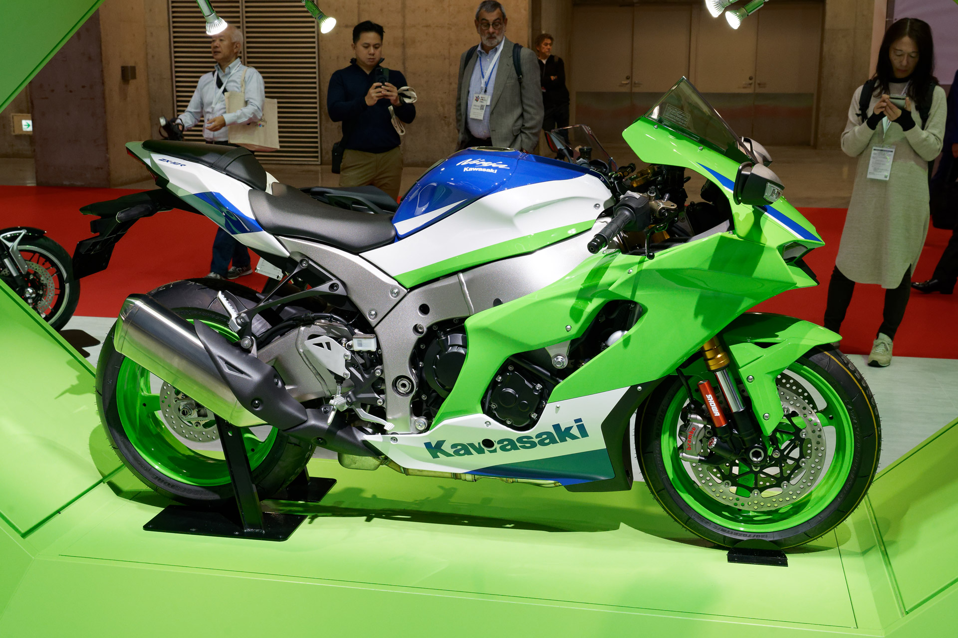 同じくZXR400Rカラーの「Ninja ZX−10R」