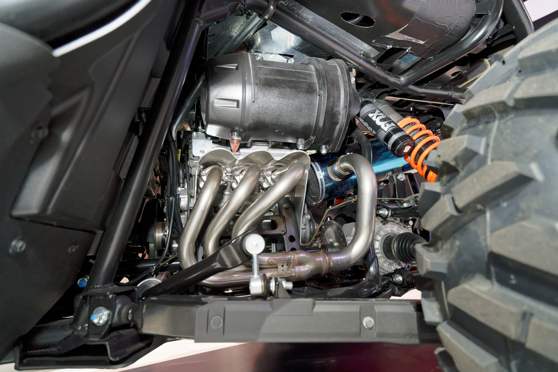 オフロード四輪バギー「YXZ1000R」の水素エンジン版