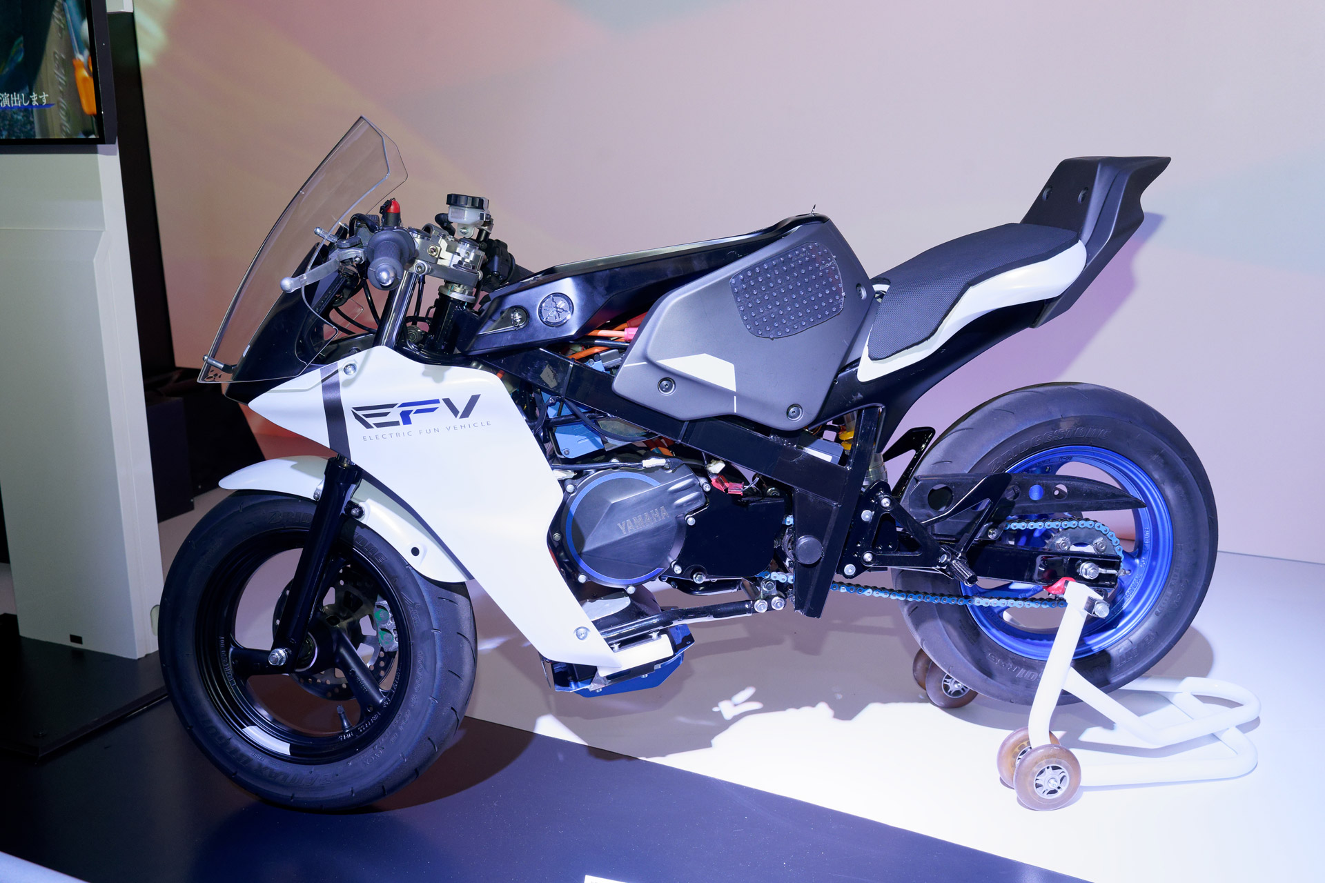 電動トライアルバイク「TY-E」のモーターユニットを採用した電動ミニバイク「EFV」