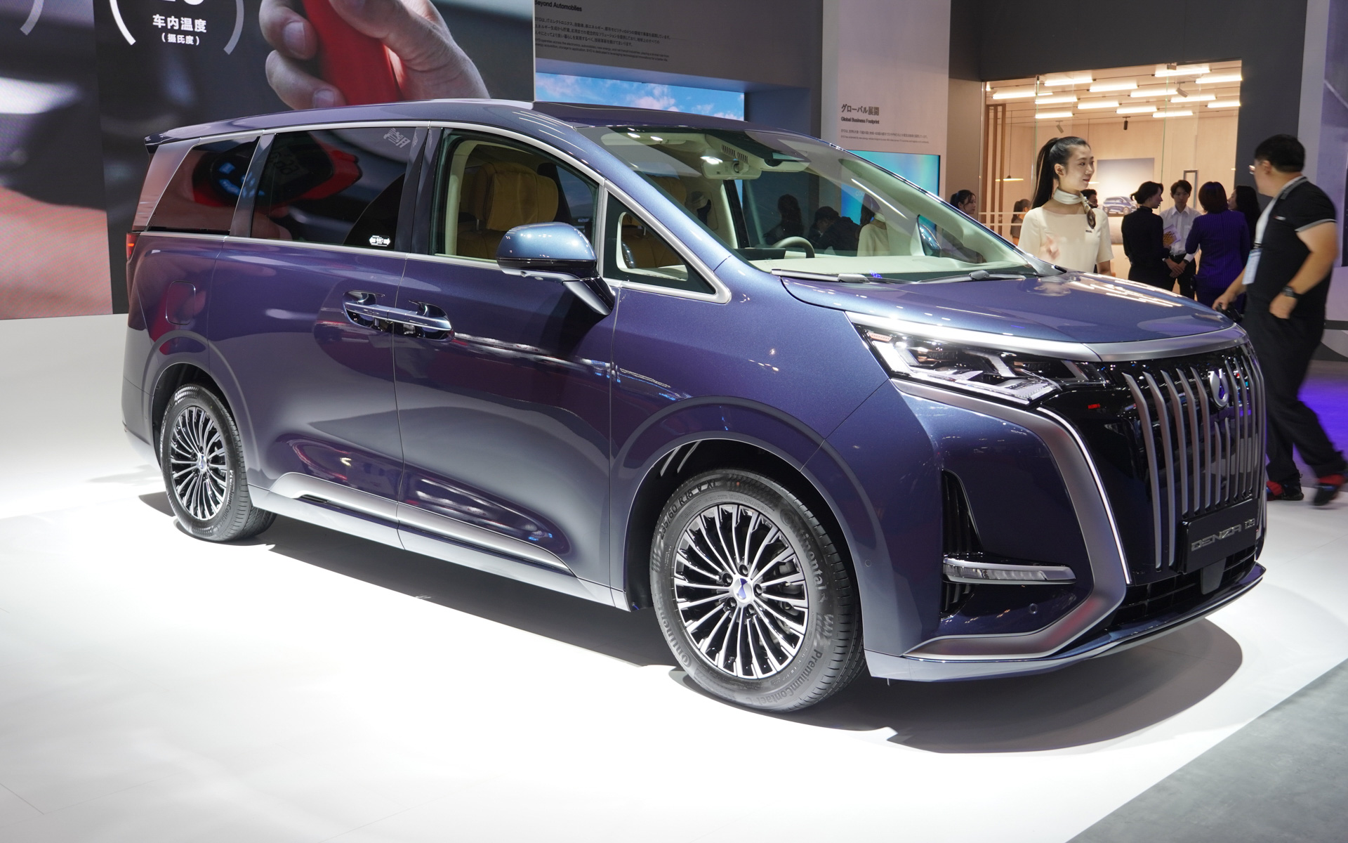 BYDとメルセデス・ベンツの共同開発ミニバン「D9」