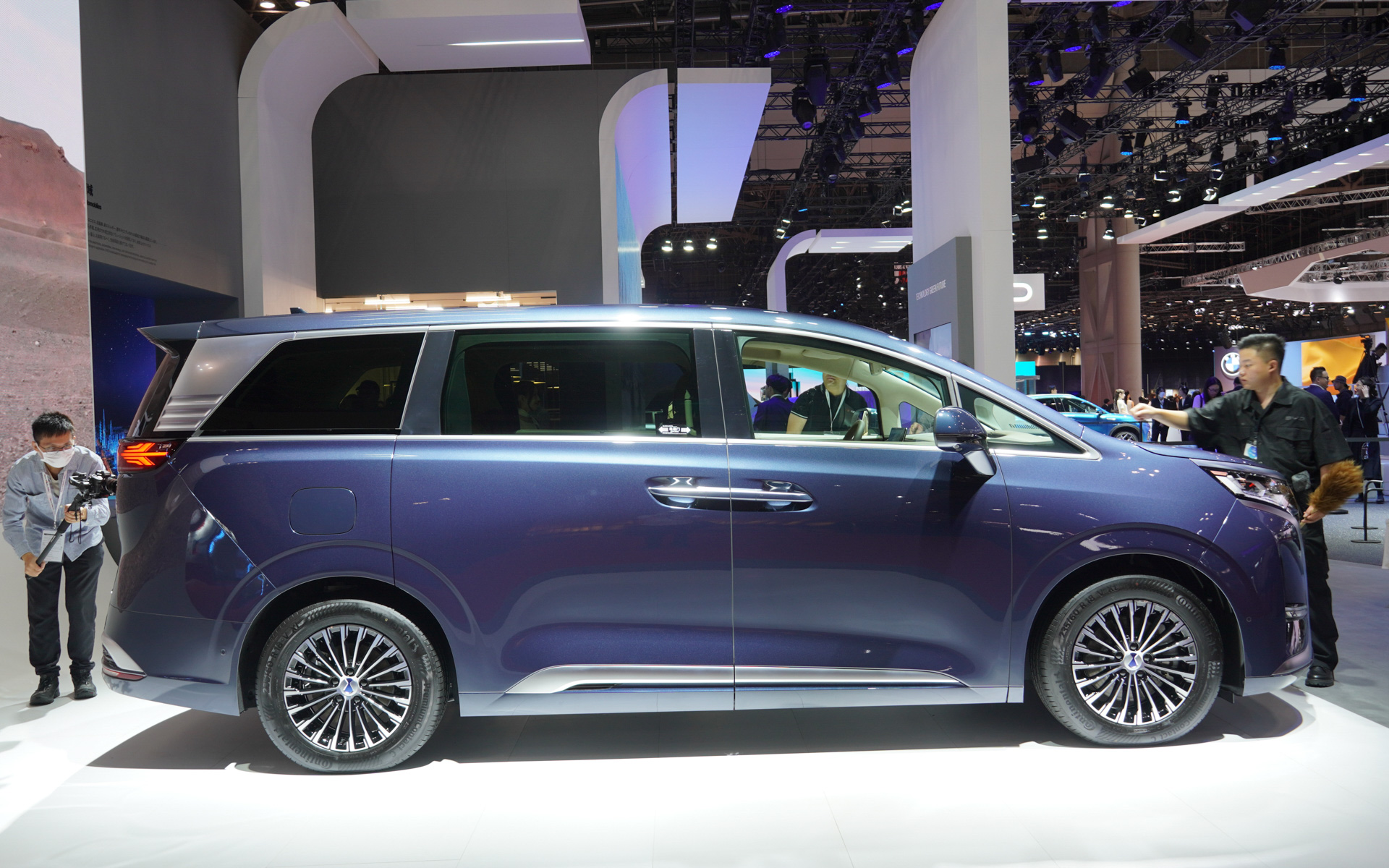 BYDとメルセデス・ベンツの共同開発ミニバン「D9」