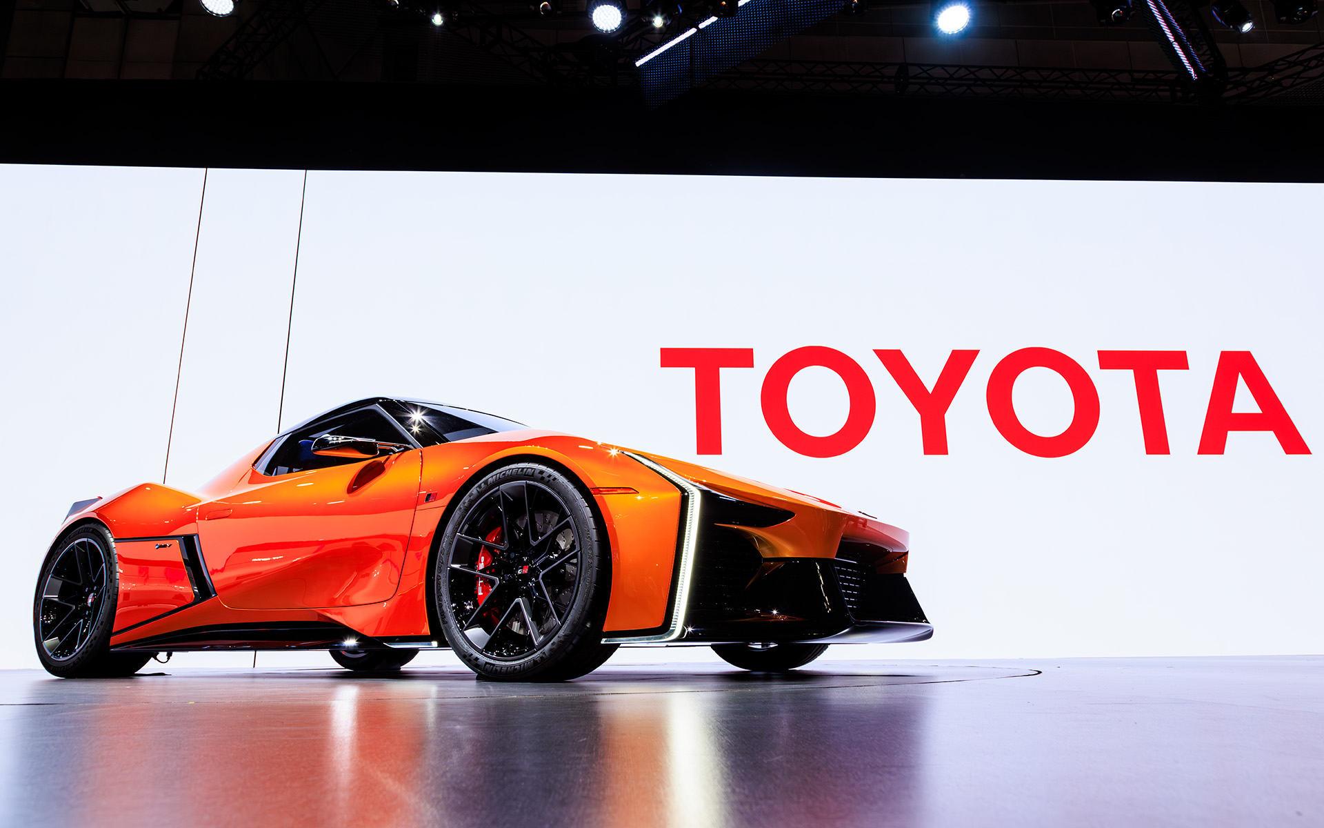 トヨタ自動車のブーステーマは「クルマの未来を変えていこう－Find Your Future」