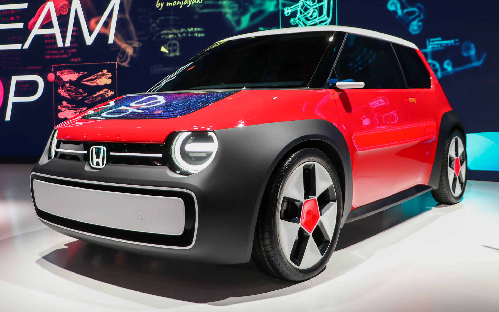 四輪電動モビリティのコンセプトモデル「サステナ・シー コンセプト」