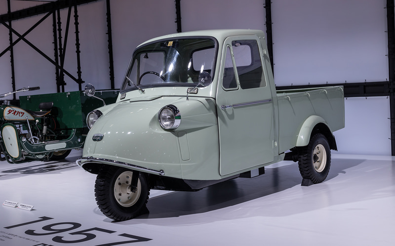 ダイハツブースでは“これまで”と“これから”の車両を展示 「ダイハツ号 