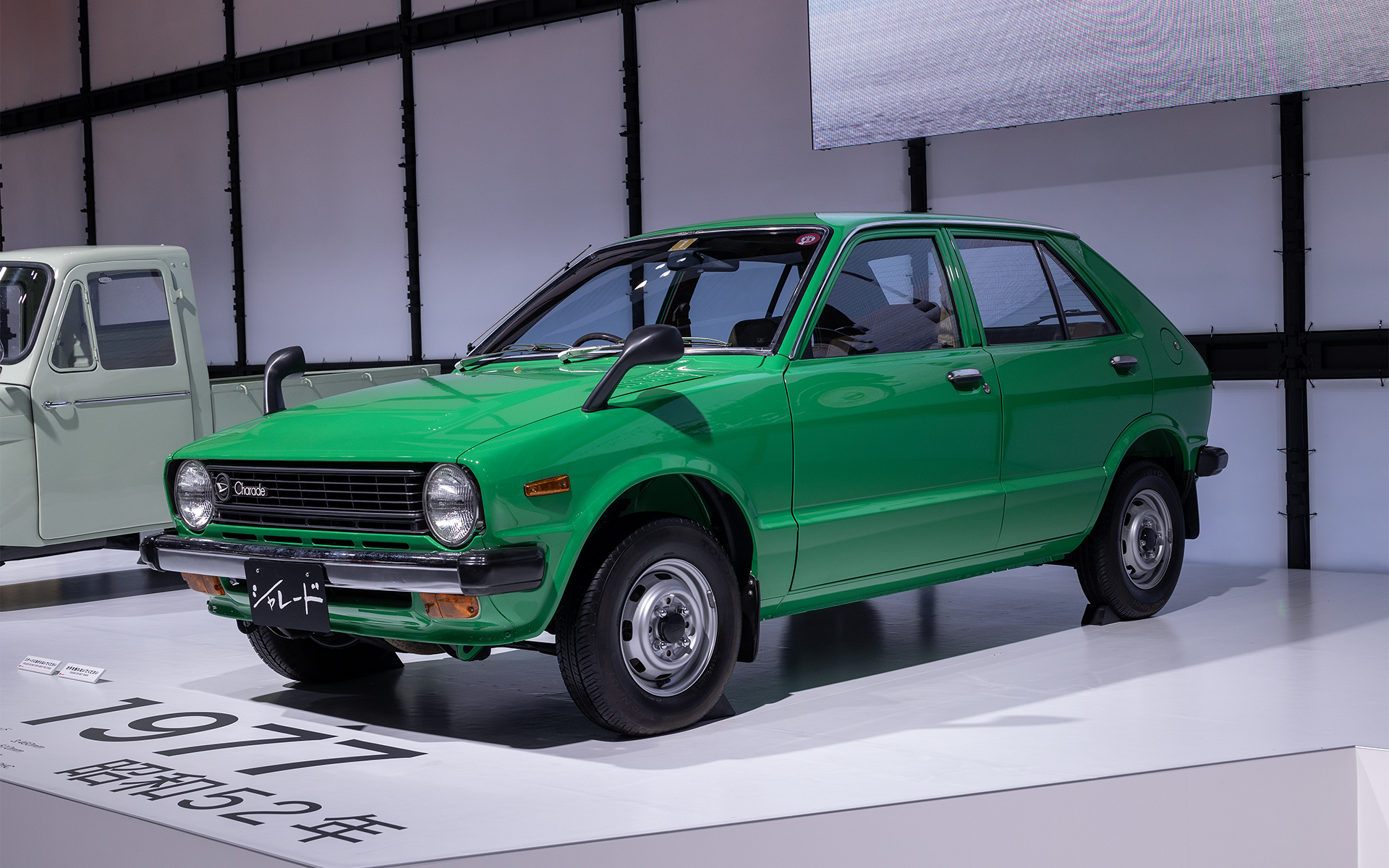 1977年式シャレード。ダイハツが初めて日本カー・オブ・ザ・イヤーを受賞したクルマ