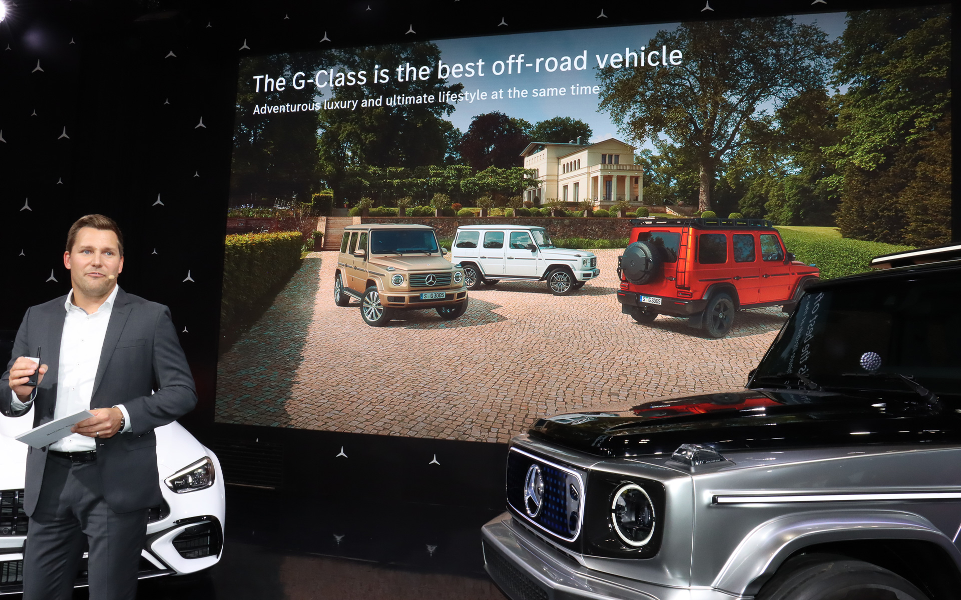 1979年に誕生したGクラスは、44年の歴史でメルセデス・ベンツのアイコン的な存在に成長。4月に累計生産台数50万台を達成した