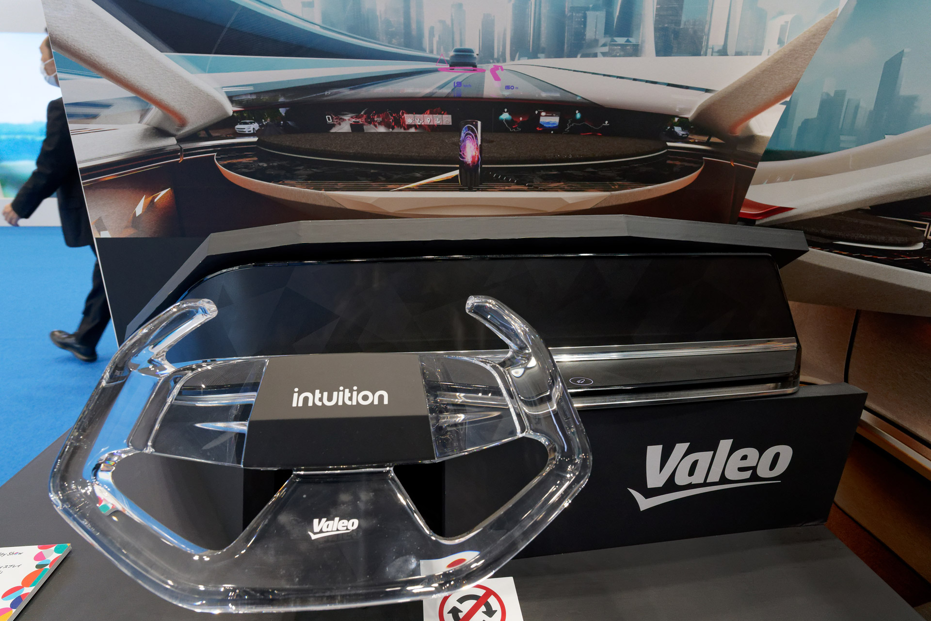 電源オフ時。違和感のないダッシュボードまわり