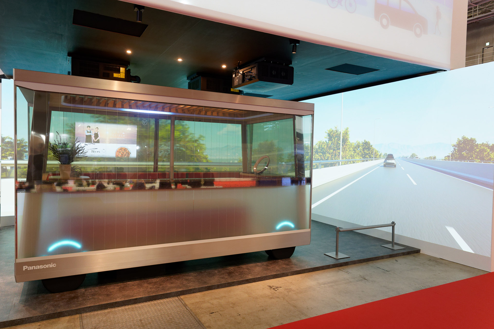 未来の自動運転車の姿を提案する「Mobile Living Room」