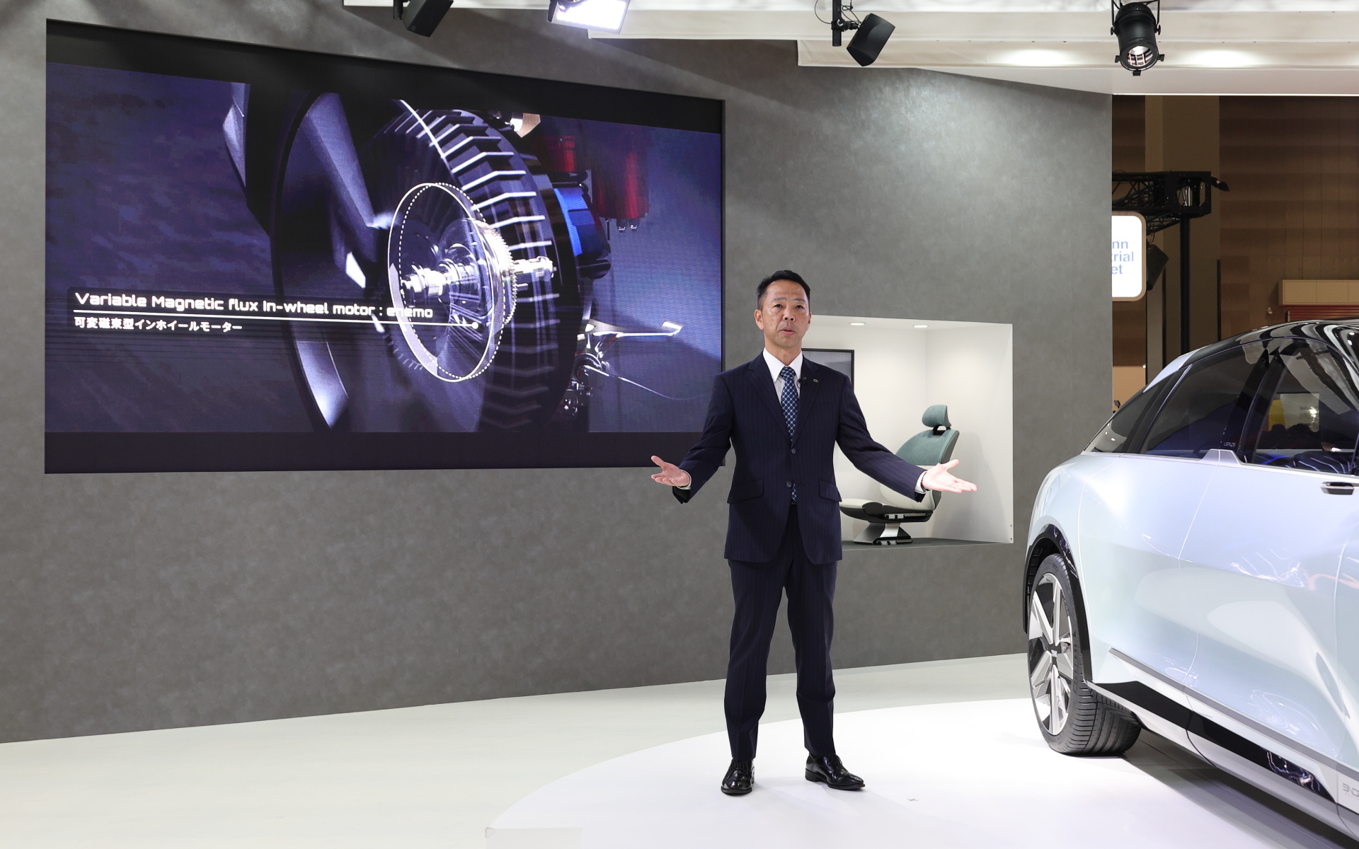 技術解説をしたのはTHK株式会社 産業機器統括本部 技術開発統括部 技術開発第二部 部長 西出哲弘氏