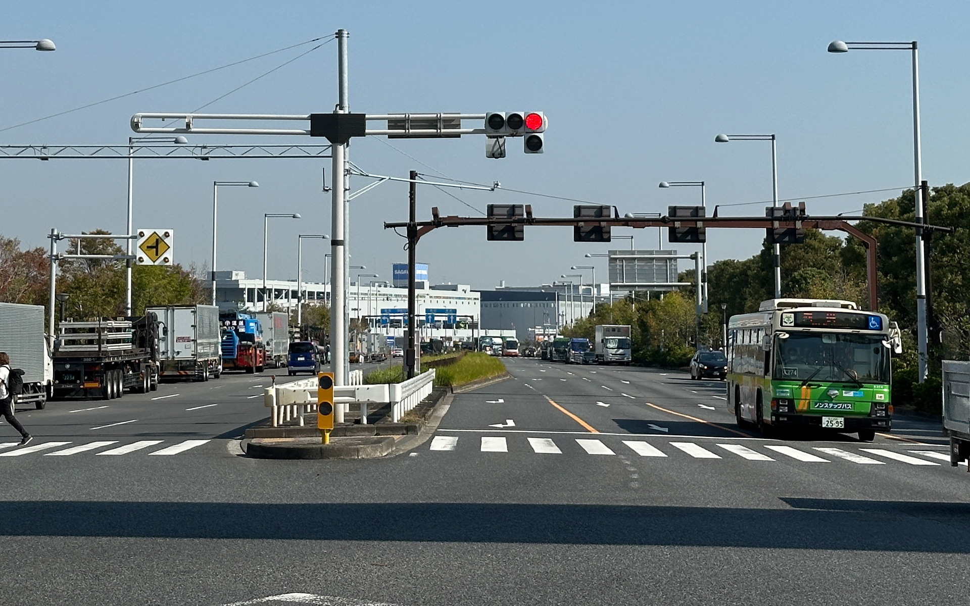 東京ビッグサイトと東京臨海広域防災公園などに挟まれる「青梅・有明南連絡線」