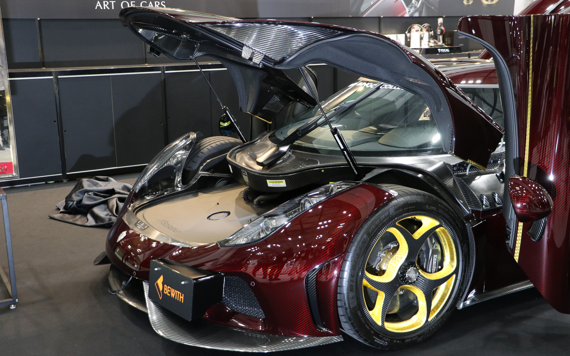 リアウイングも自動で格納される